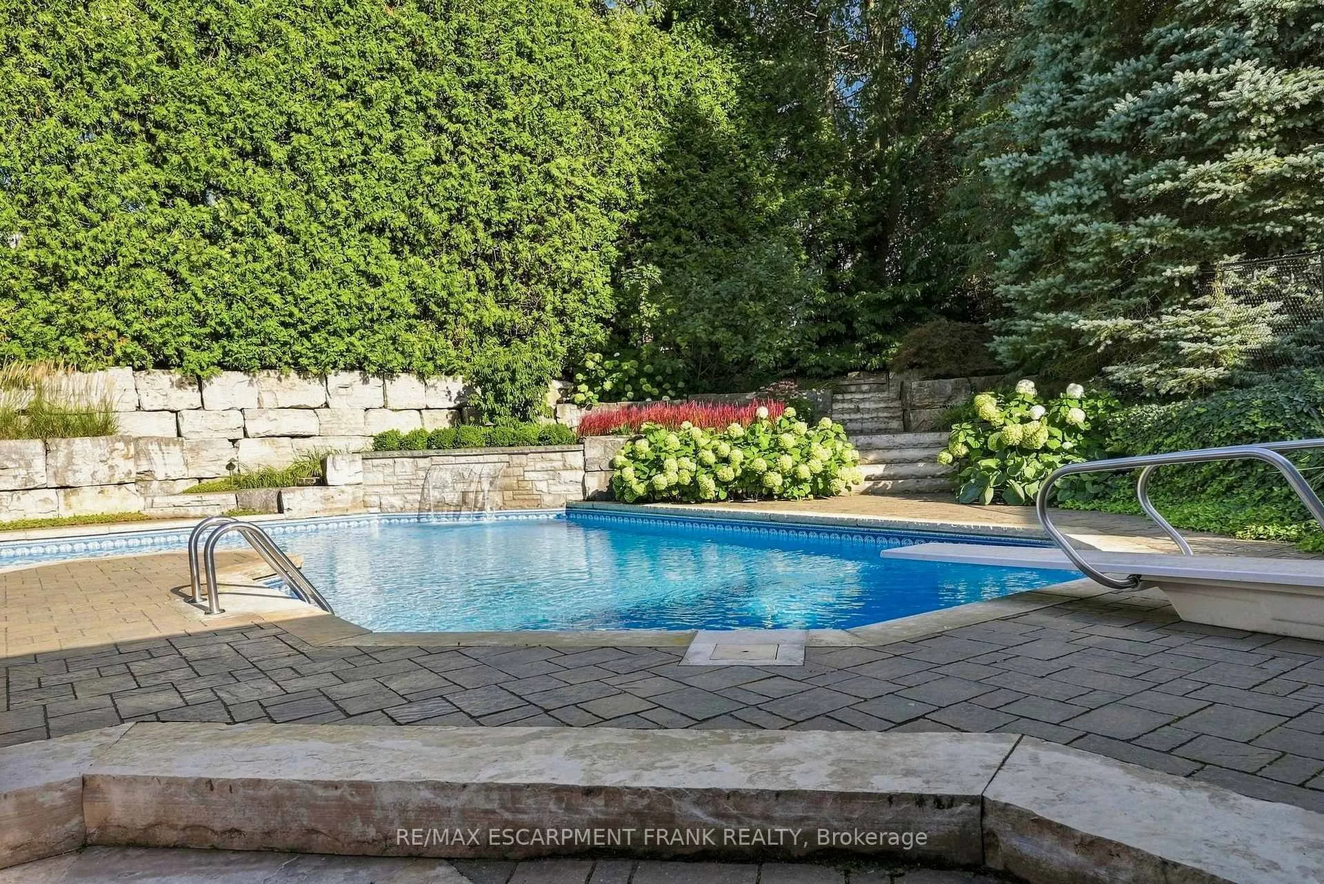 Photo 12 of 45 Peppertree Crescent, Hamilton, Ancaster — HOMEH
