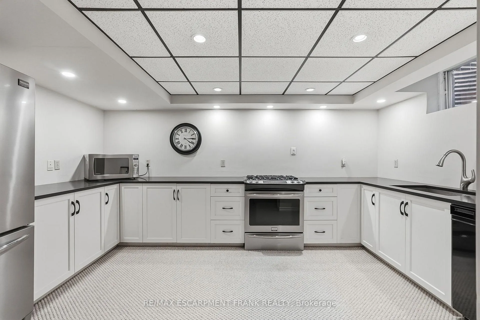Photo 38 of 45 Peppertree Crescent, Hamilton, Ancaster — HOMEH