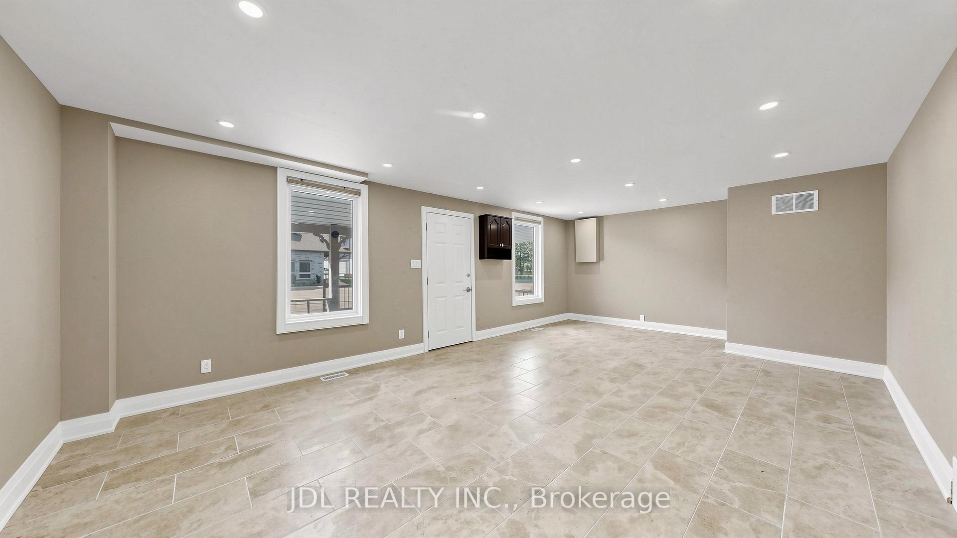 Photo 10 of 956 Lake Drive E, Georgina, Sutton & Jackson's Point — HOMEH