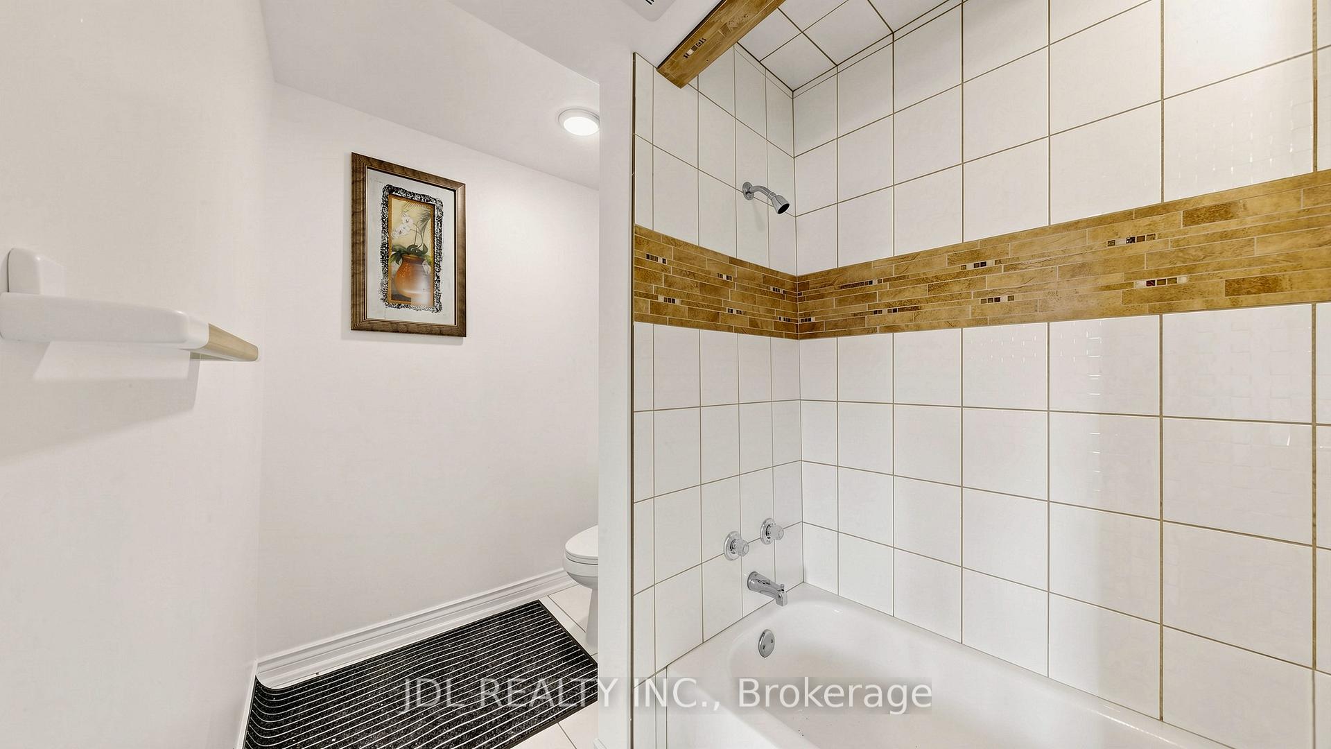 Photo 13 of 956 Lake Drive E, Georgina, Sutton & Jackson's Point — HOMEH