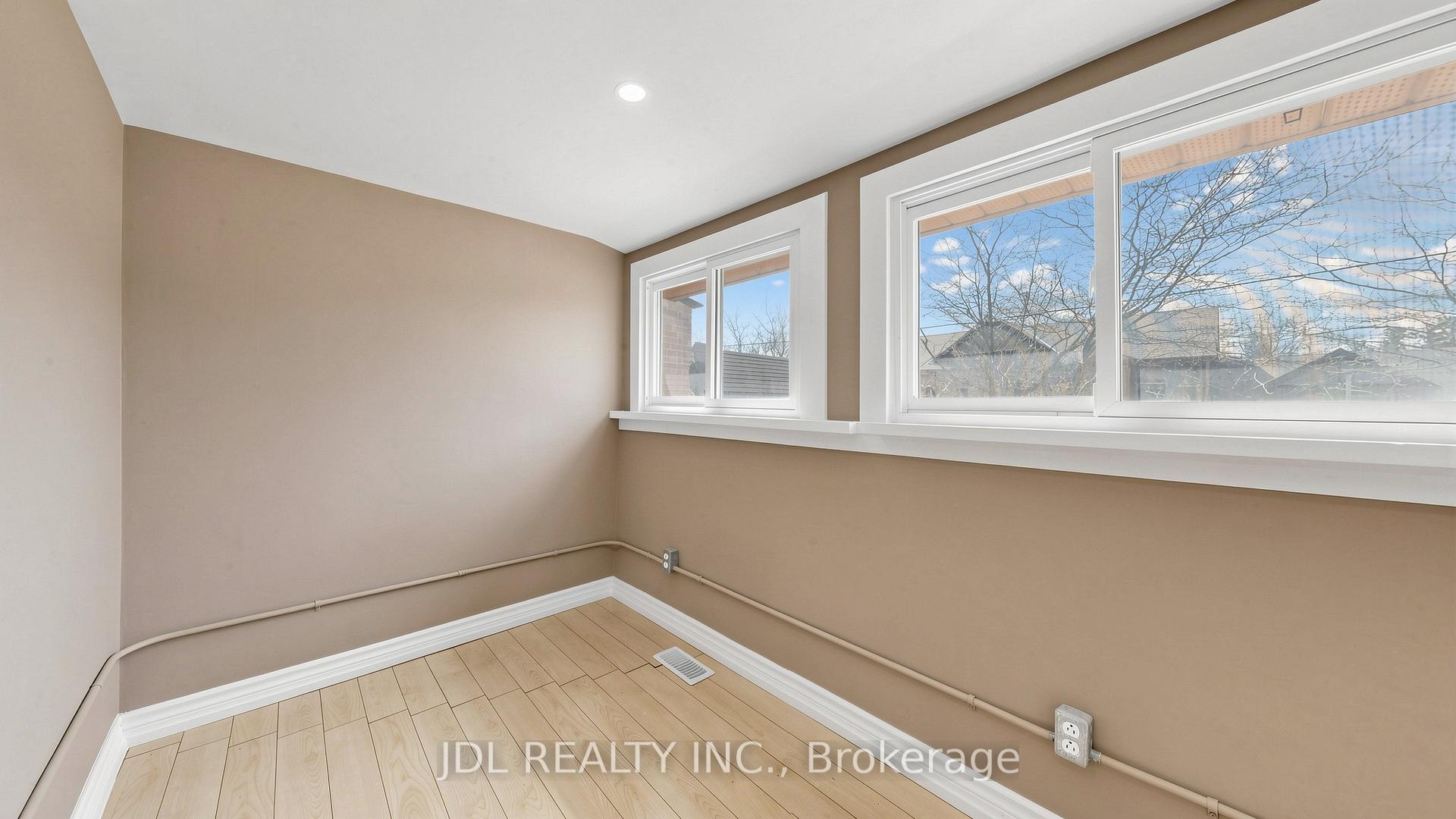 Photo 16 of 956 Lake Drive E, Georgina, Sutton & Jackson's Point — HOMEH