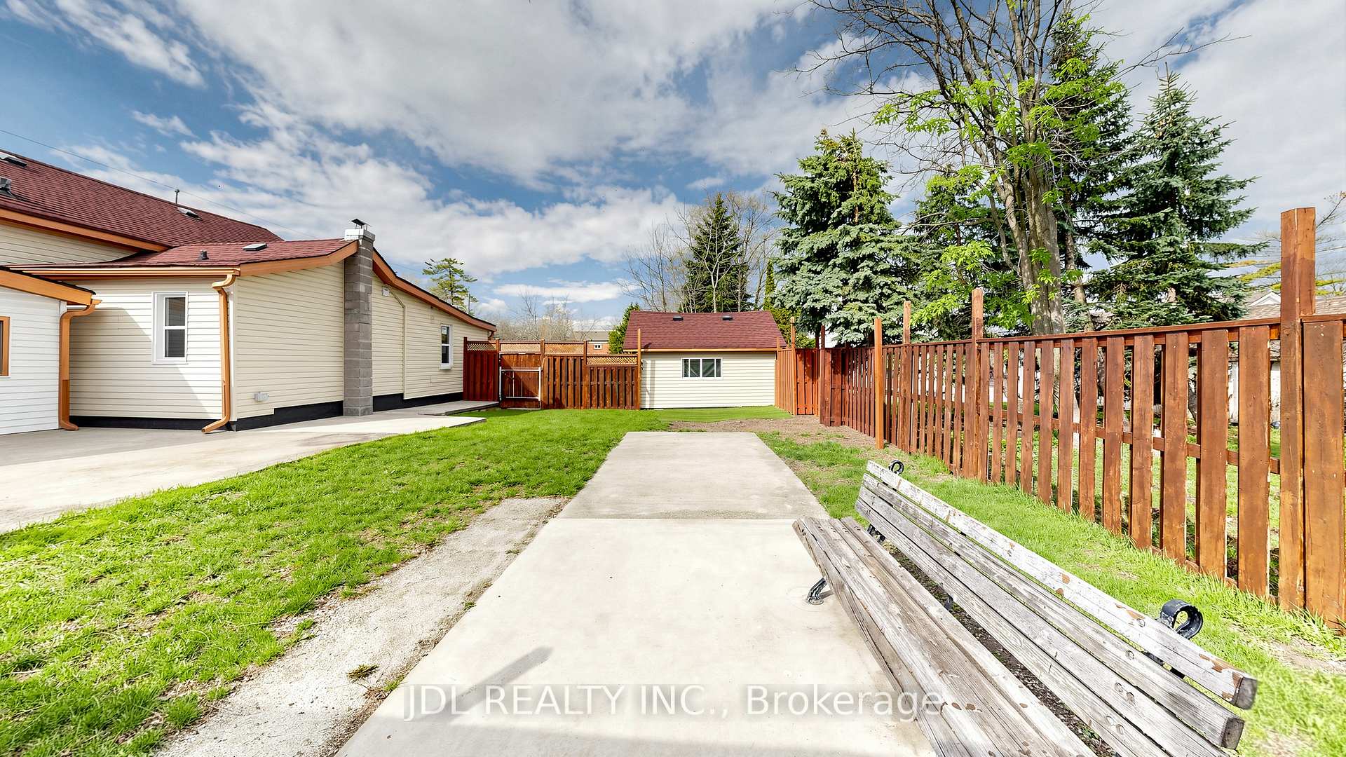 Photo 30 of 956 Lake Drive E, Georgina, Sutton & Jackson's Point — HOMEH