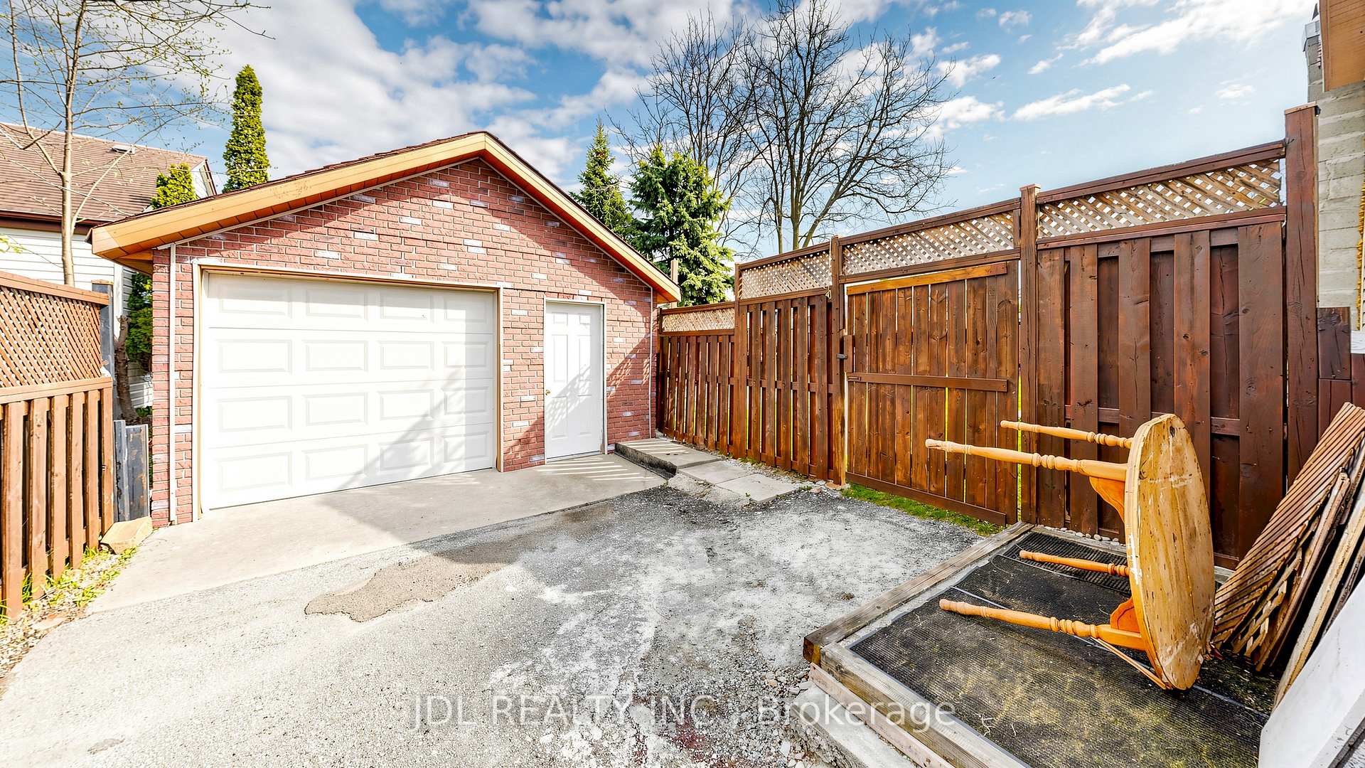 Photo 31 of 956 Lake Drive E, Georgina, Sutton & Jackson's Point — HOMEH