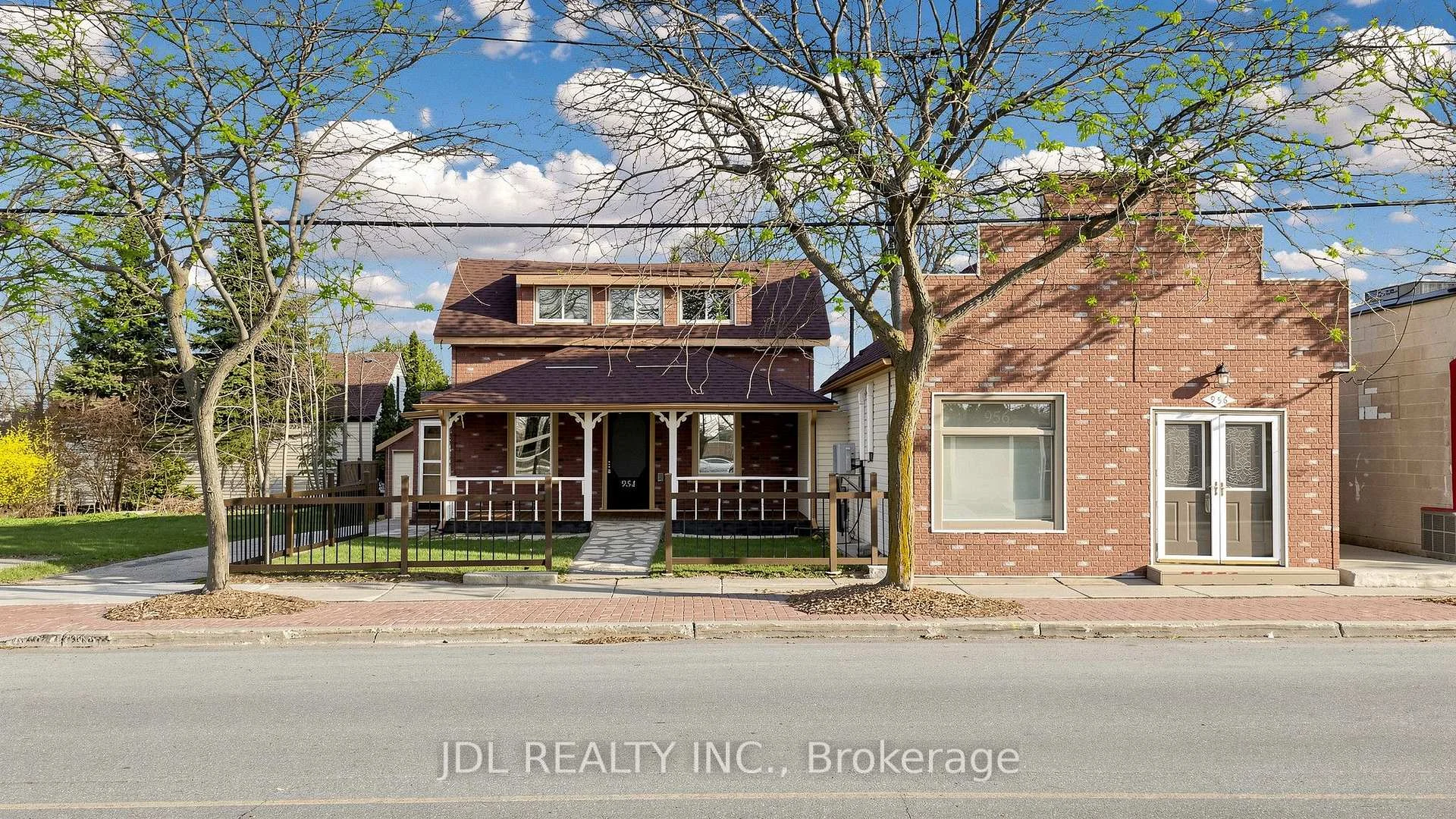 Photo 1 of 956 Lake Drive E, Georgina, Sutton & Jackson's Point — HOMEH