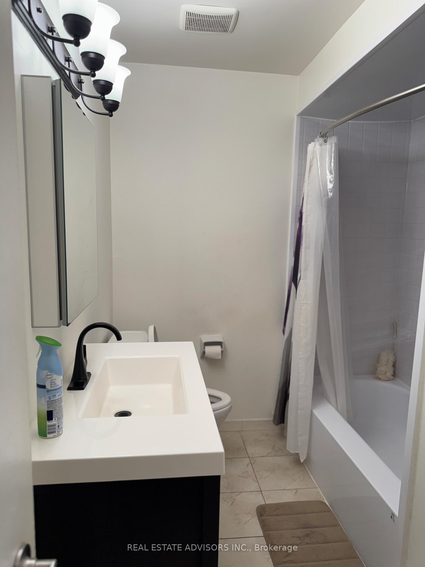 Photo 7 of 7360 Manion Road, Mississauga, Malton — HOMEH