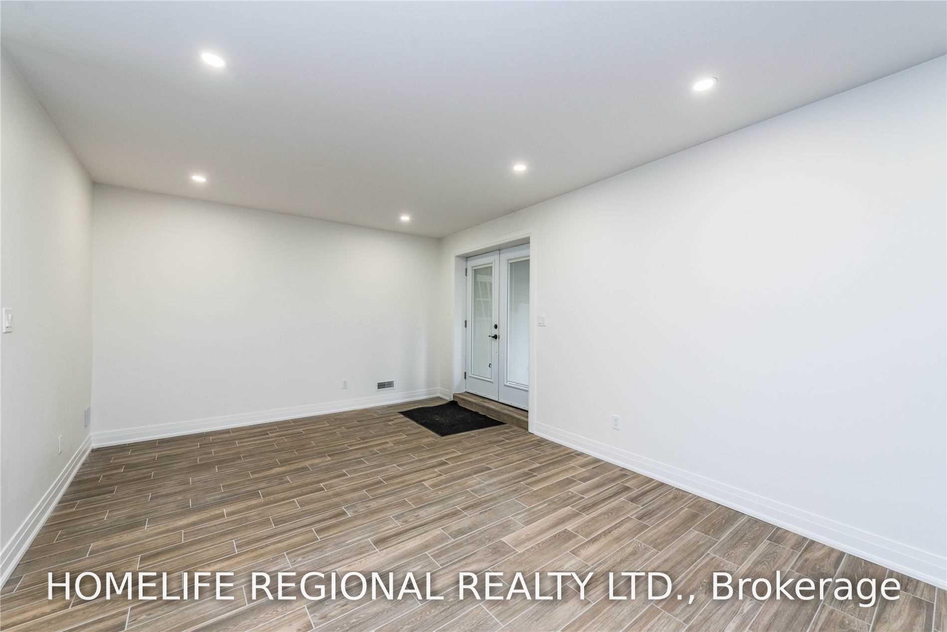 Photo 3 of Unit Lower, 946 Ninth Street, Mississauga, Lakeview — HOMEH