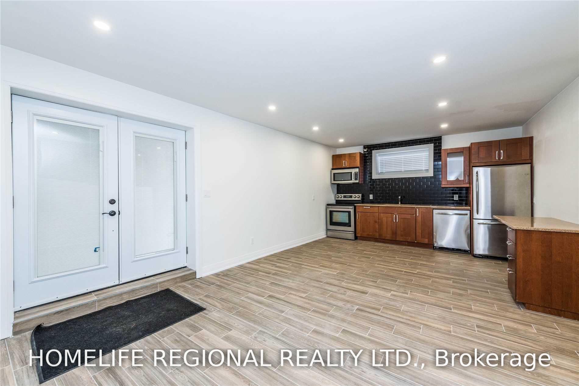 Photo 4 of Unit Lower, 946 Ninth Street, Mississauga, Lakeview — HOMEH