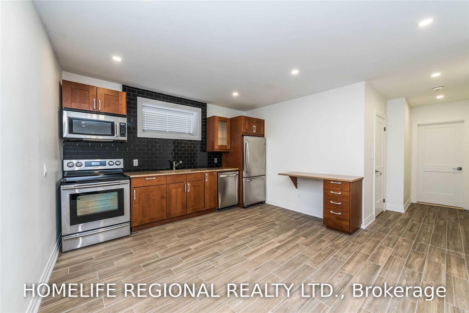 Photo 6 of Unit Lower, 946 Ninth Street, Mississauga, Lakeview — HOMEH