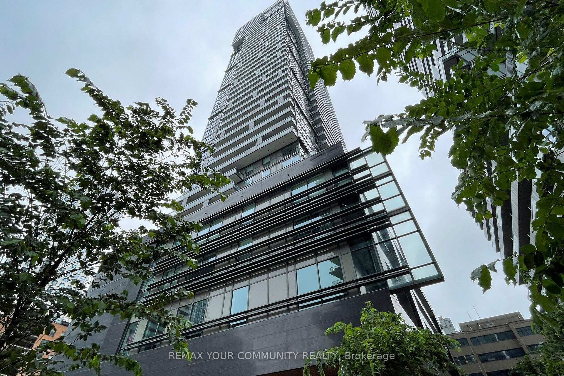 Photo 1 of Unit 1001, 39 Roehampton Avenue, Toronto, Mount Pleasant West — HOMEH