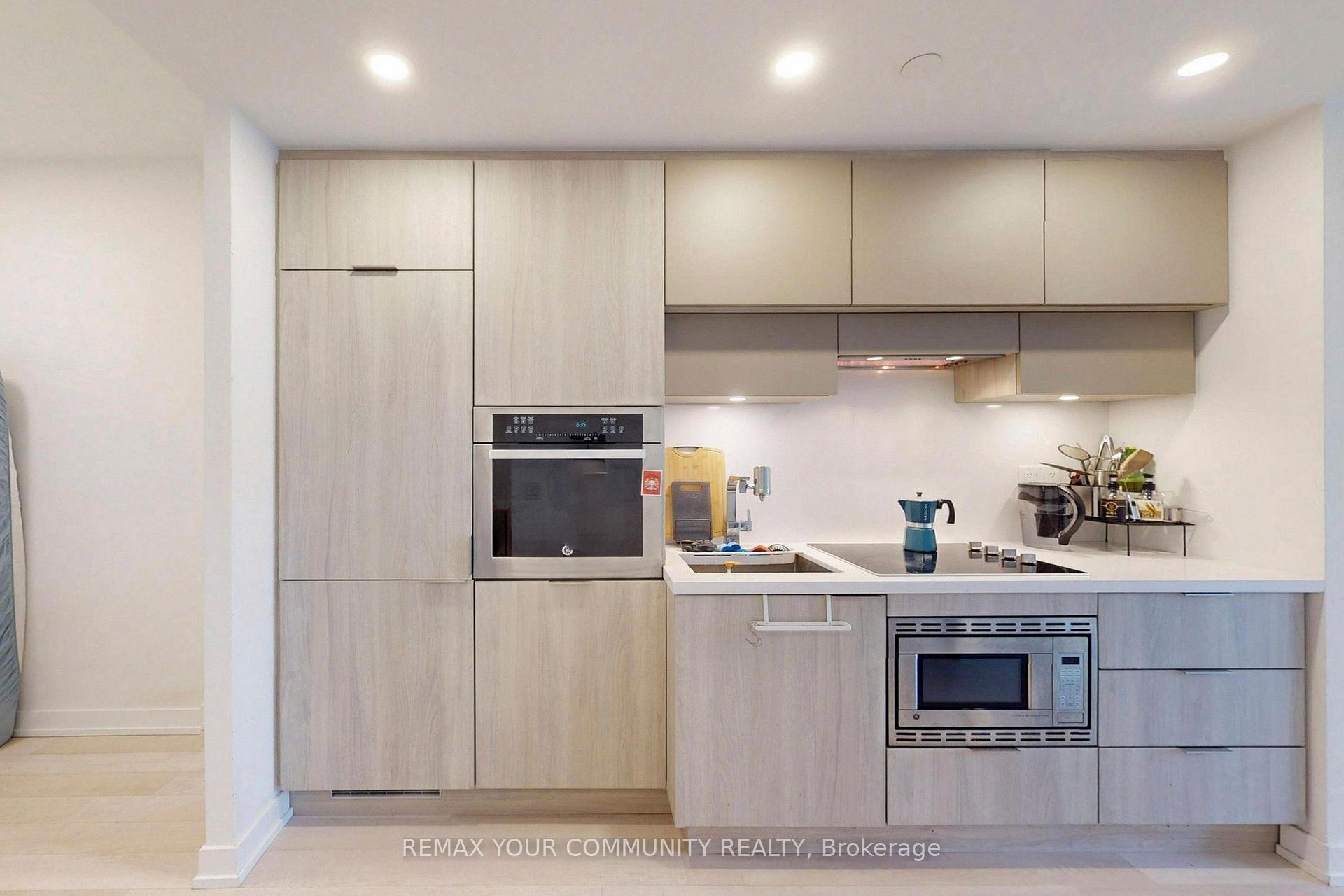 Photo 2 of Unit 1001, 39 Roehampton Avenue, Toronto, Mount Pleasant West — HOMEH