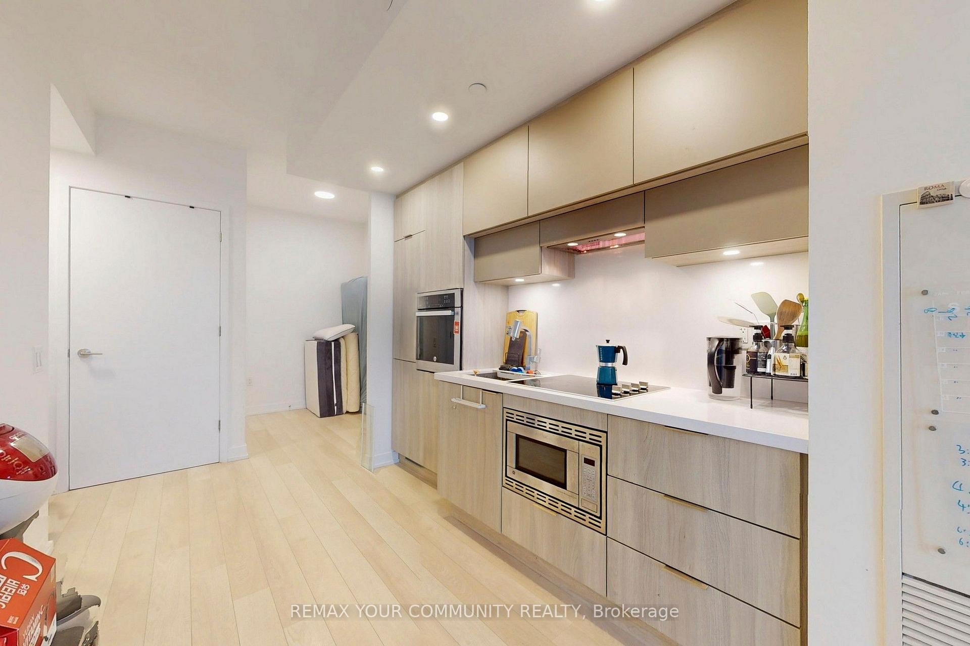 Photo 4 of Unit 1001, 39 Roehampton Avenue, Toronto, Mount Pleasant West — HOMEH