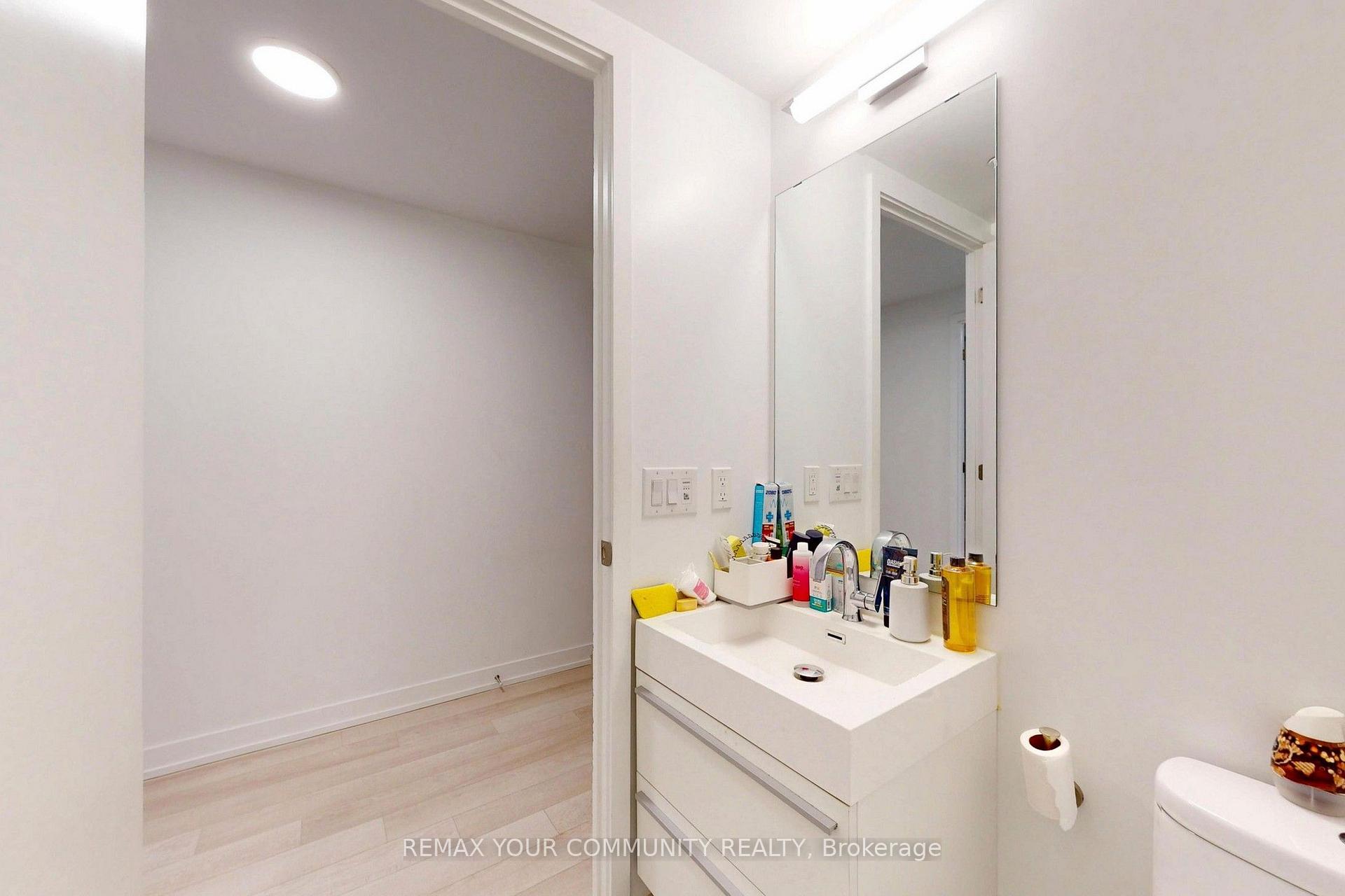 Photo 21 of Unit 1001, 39 Roehampton Avenue, Toronto, Mount Pleasant West — HOMEH