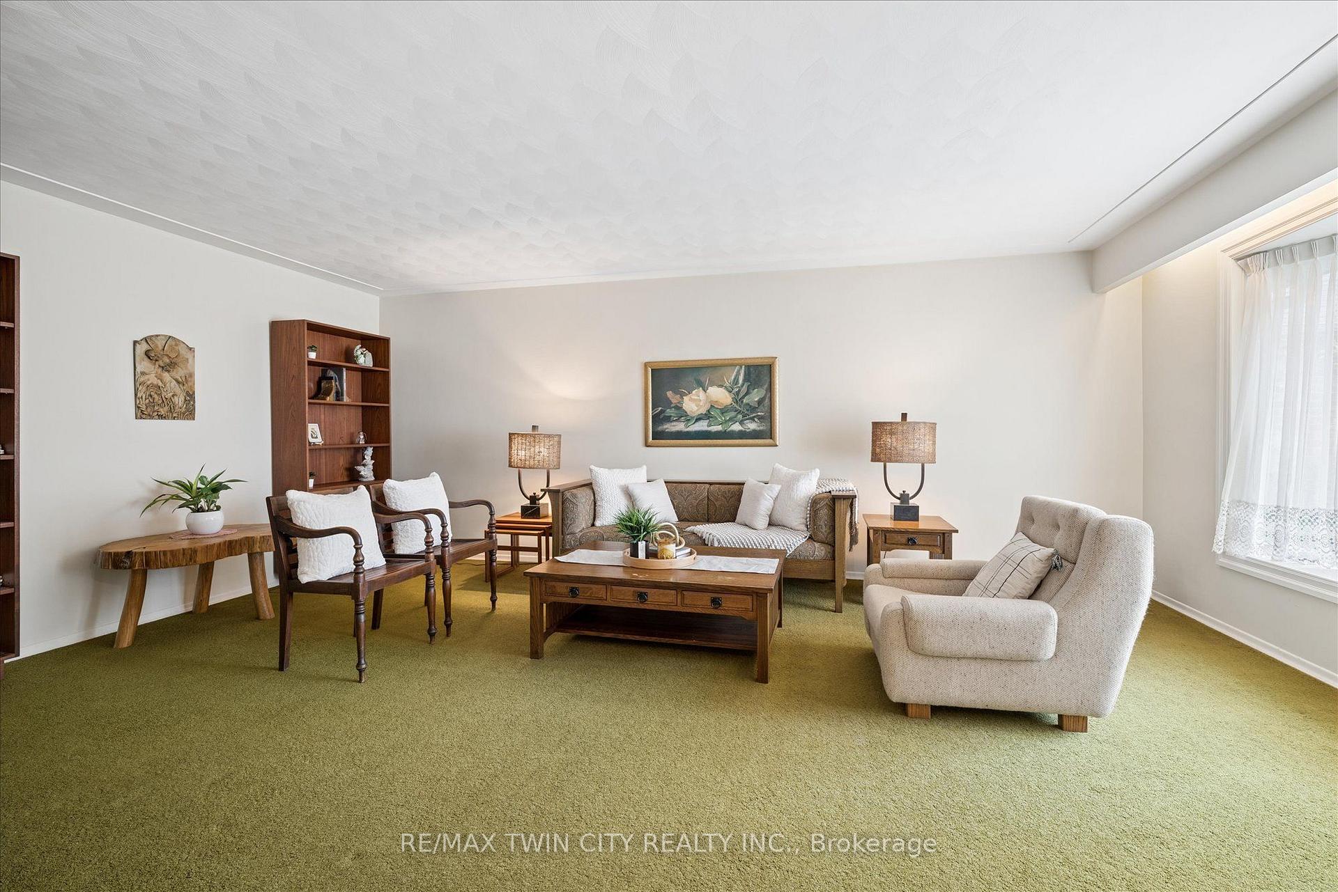 Photo 14 of 142 Carson Drive, Kitchener, Grand River North — HOMEH