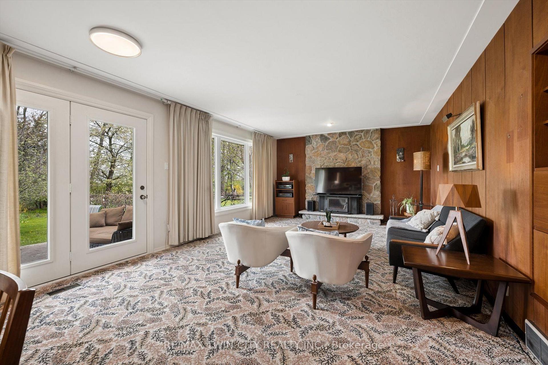 Photo 21 of 142 Carson Drive, Kitchener, Grand River North — HOMEH