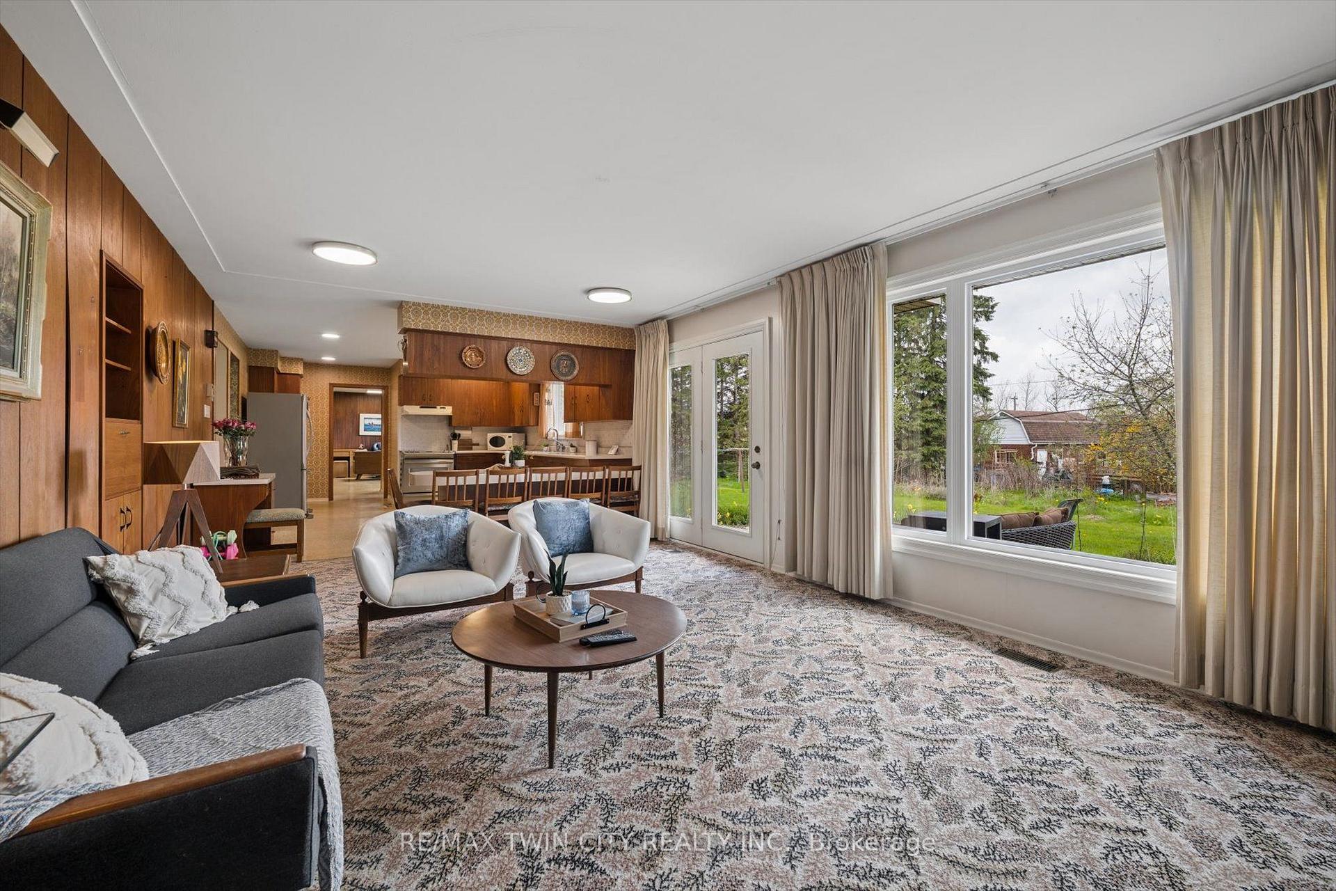 Photo 23 of 142 Carson Drive, Kitchener, Grand River North — HOMEH