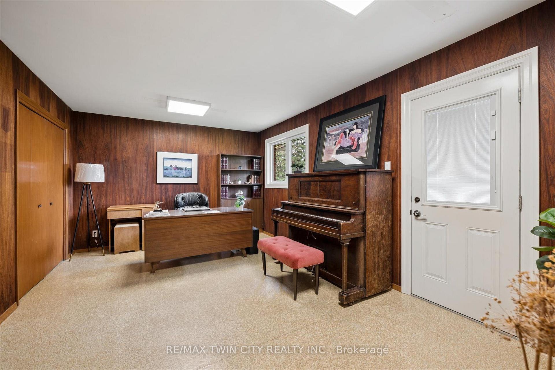 Photo 24 of 142 Carson Drive, Kitchener, Grand River North — HOMEH