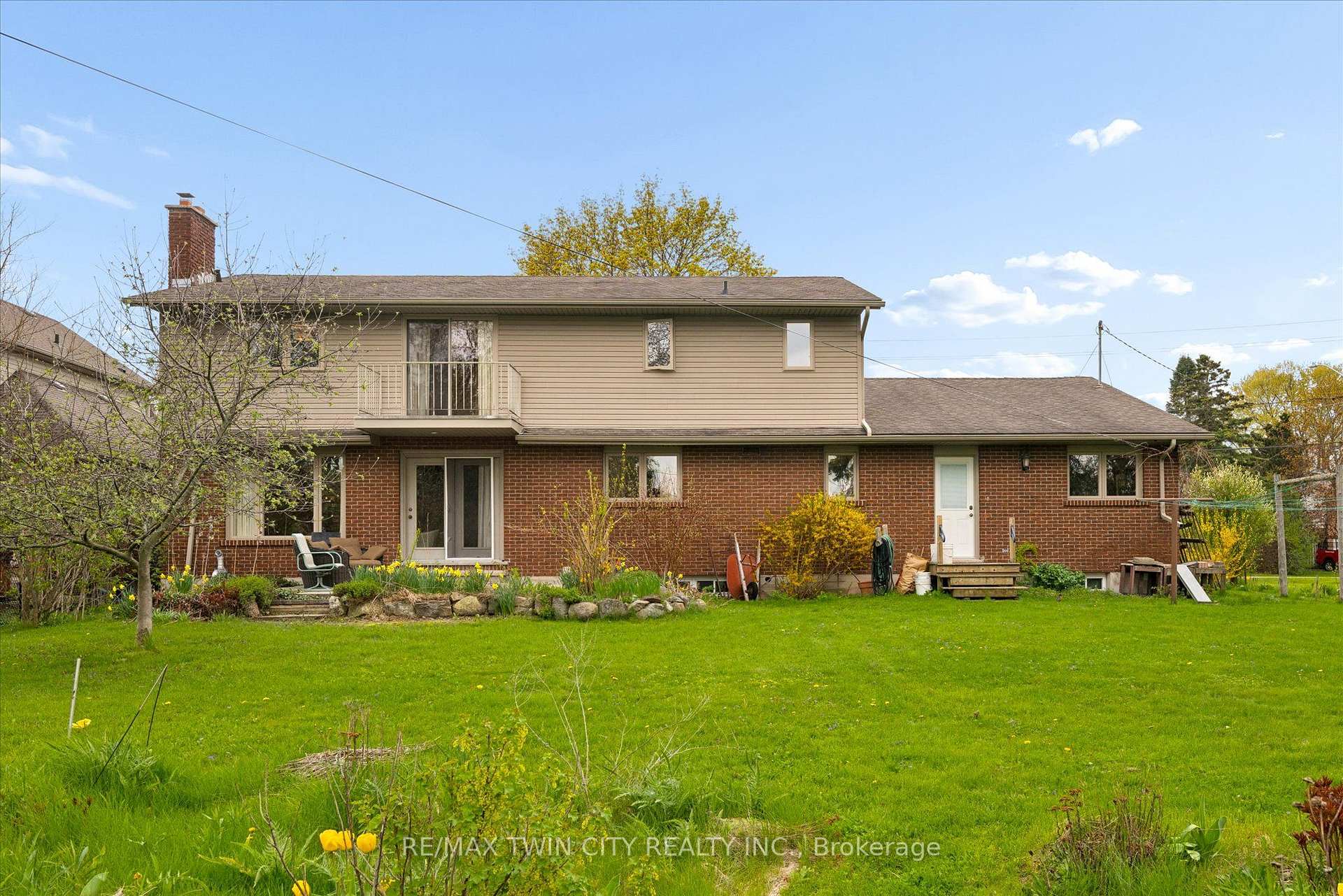 Photo 35 of 142 Carson Drive, Kitchener, Grand River North — HOMEH