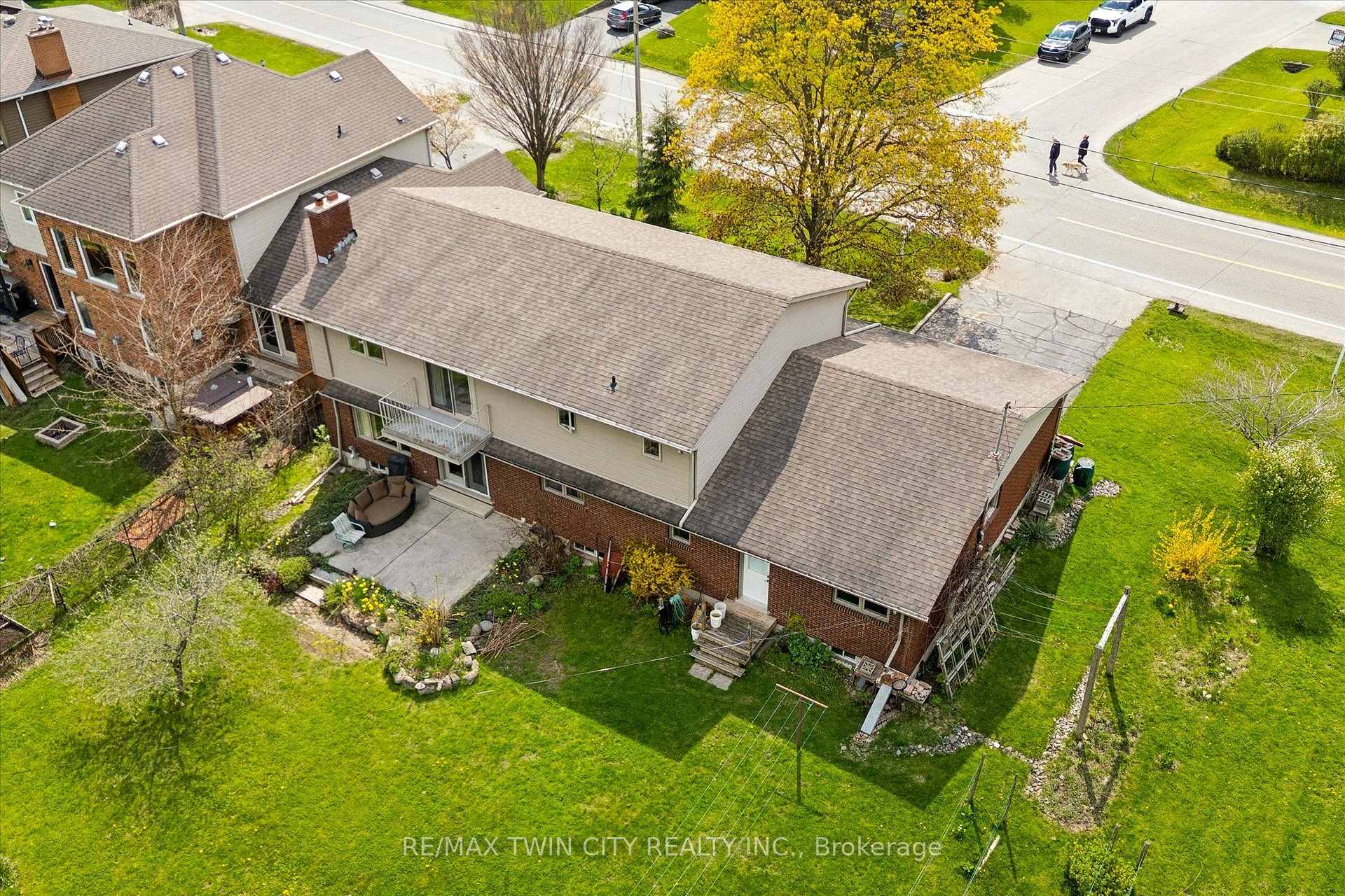 Photo 37 of 142 Carson Drive, Kitchener, Grand River North — HOMEH