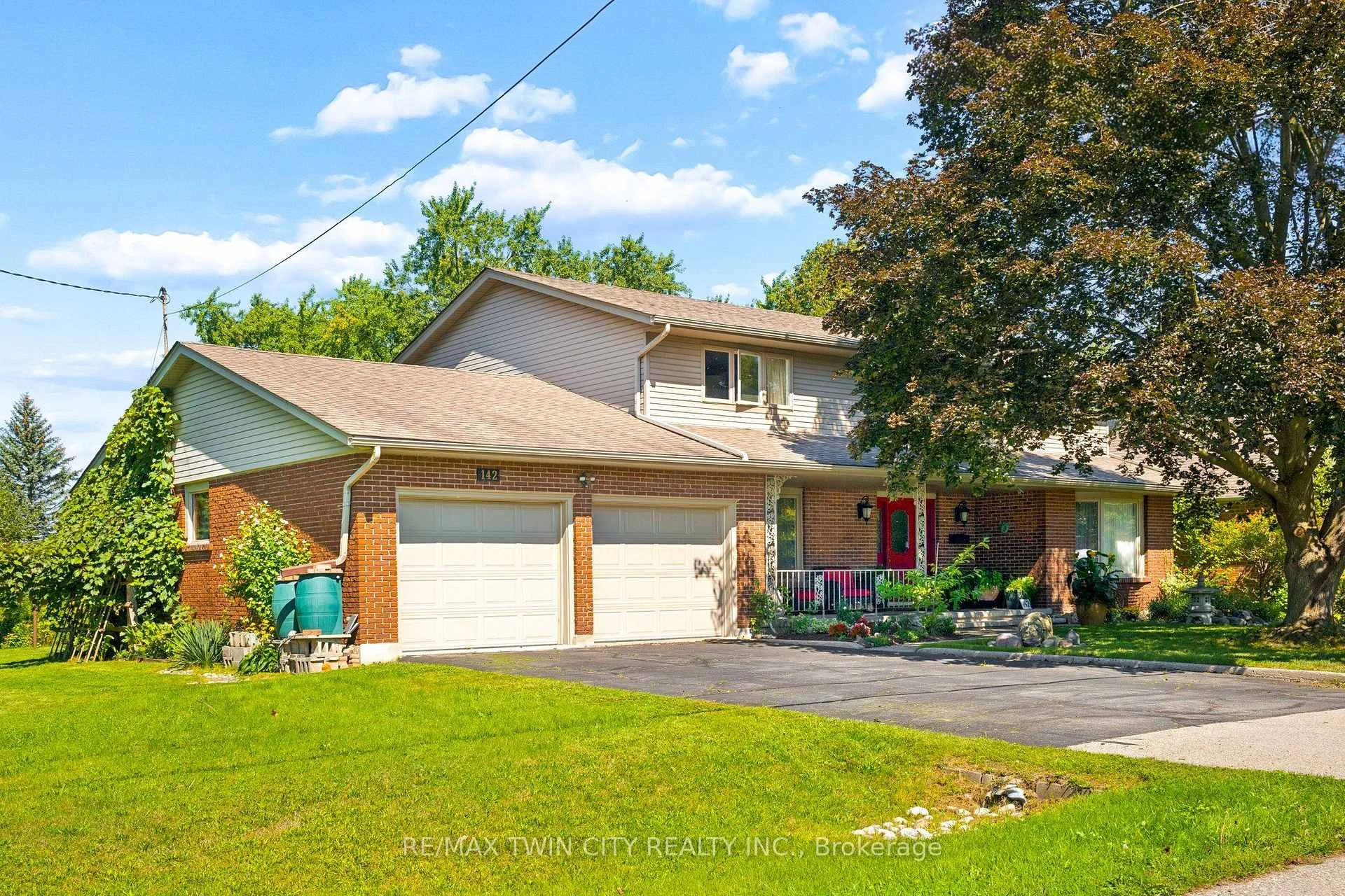 Photo 6 of 142 Carson Drive, Kitchener, Grand River North — HOMEH