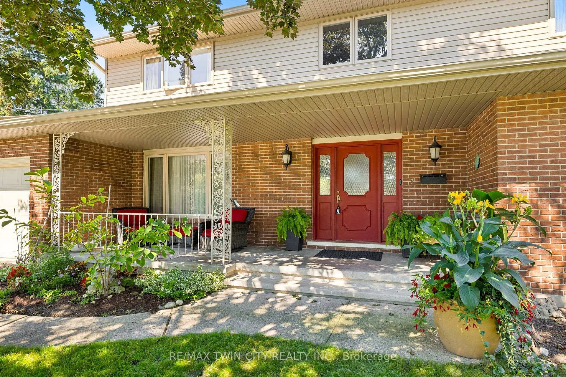 Photo 9 of 142 Carson Drive, Kitchener, Grand River North — HOMEH
