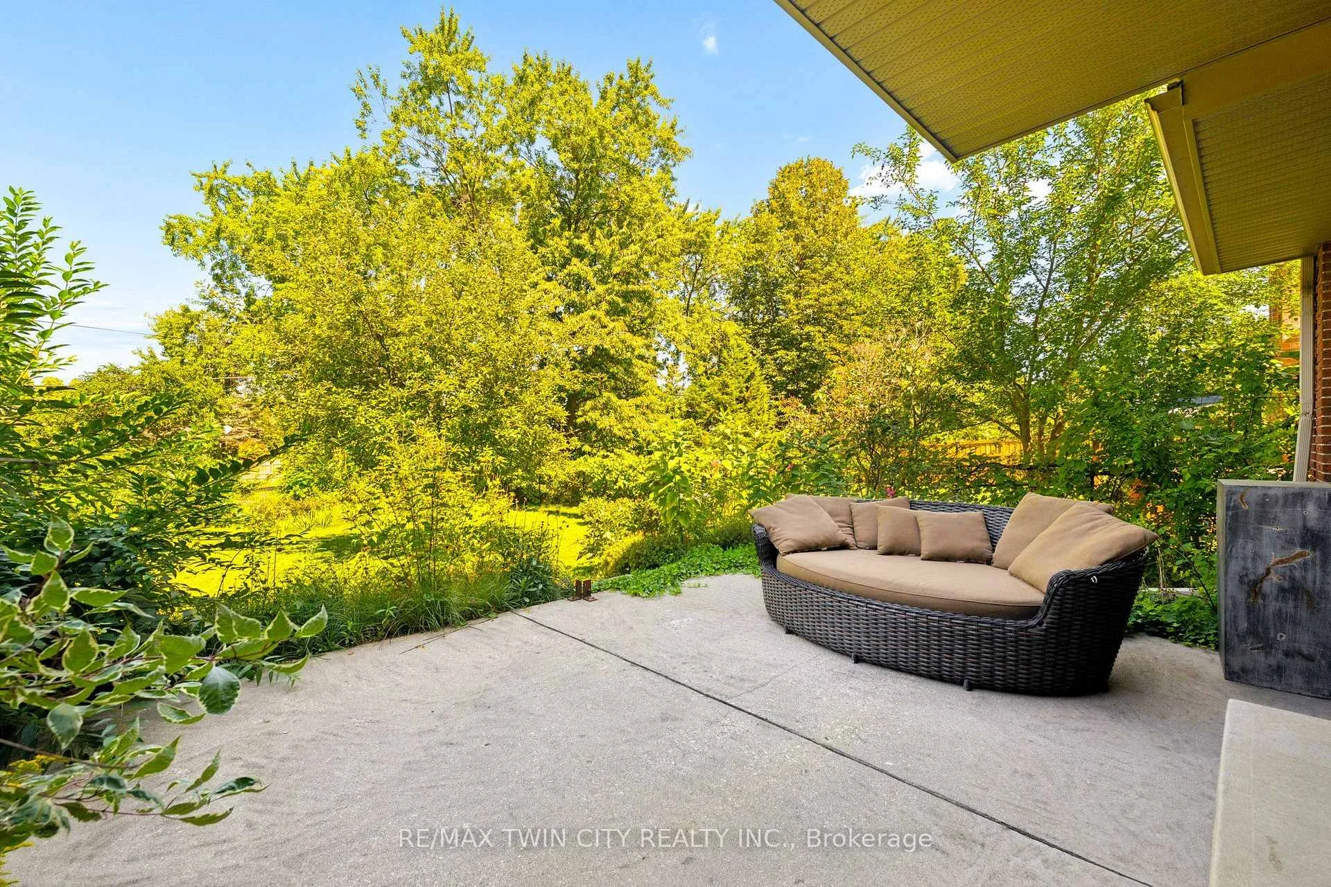 Photo 38 of 142 Carson Drive, Kitchener, Grand River North — HOMEH