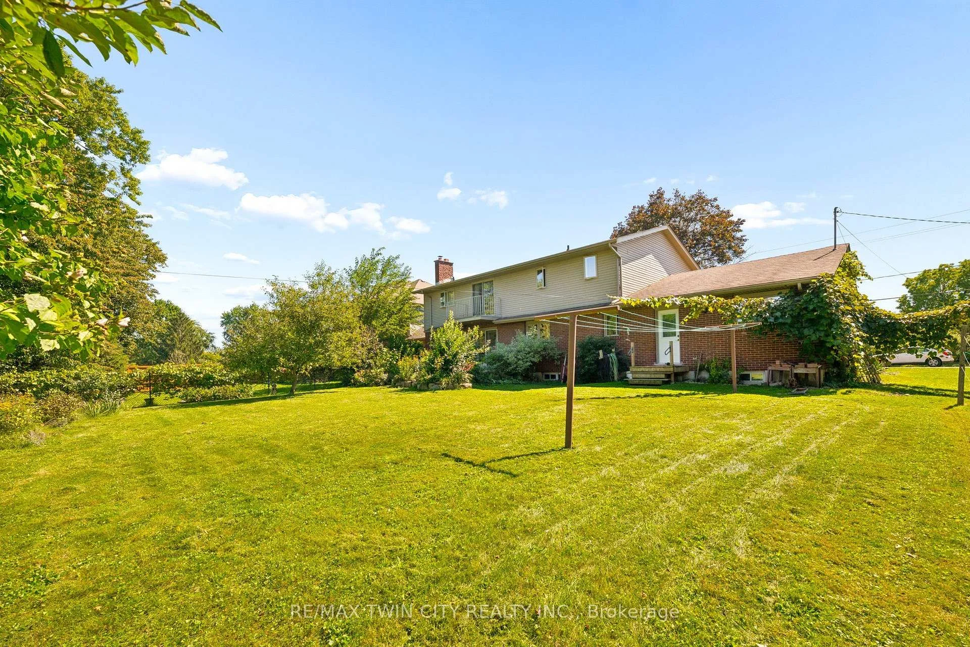 Photo 42 of 142 Carson Drive, Kitchener, Grand River North — HOMEH
