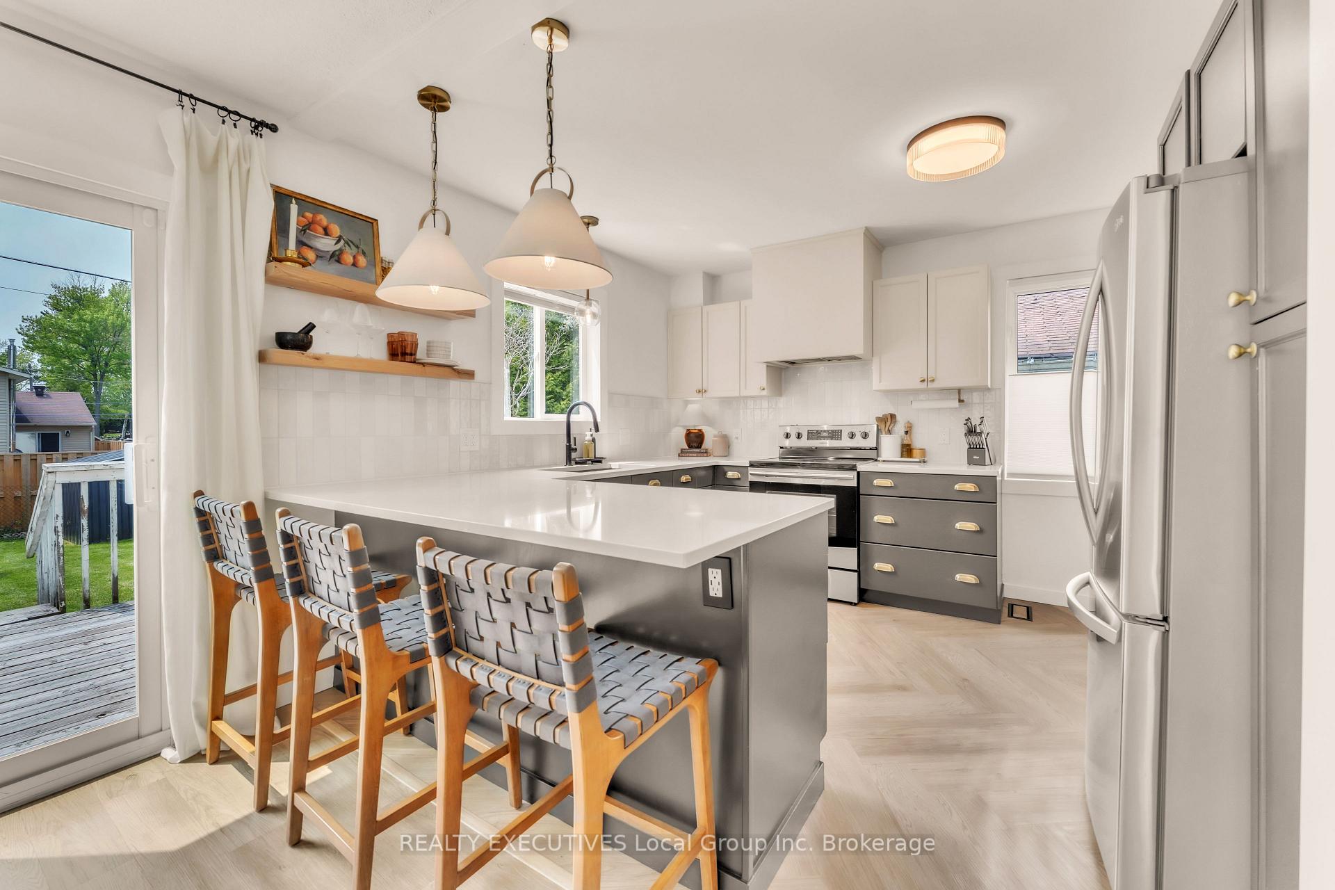 Photo 8 of 143 Whitney Avenue, North Bay, Ferris — HOMEH