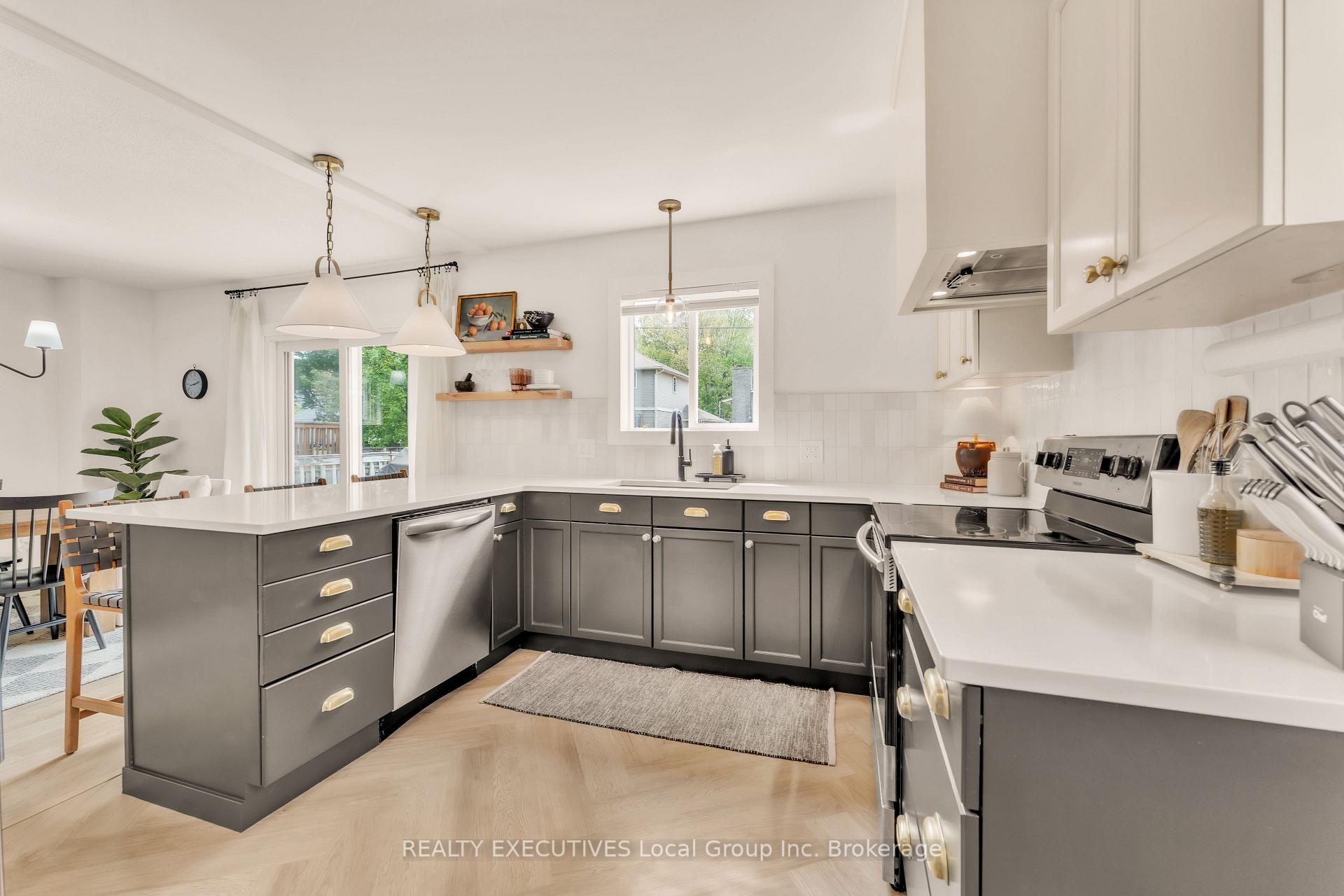 Photo 10 of 143 Whitney Avenue, North Bay, Ferris — HOMEH