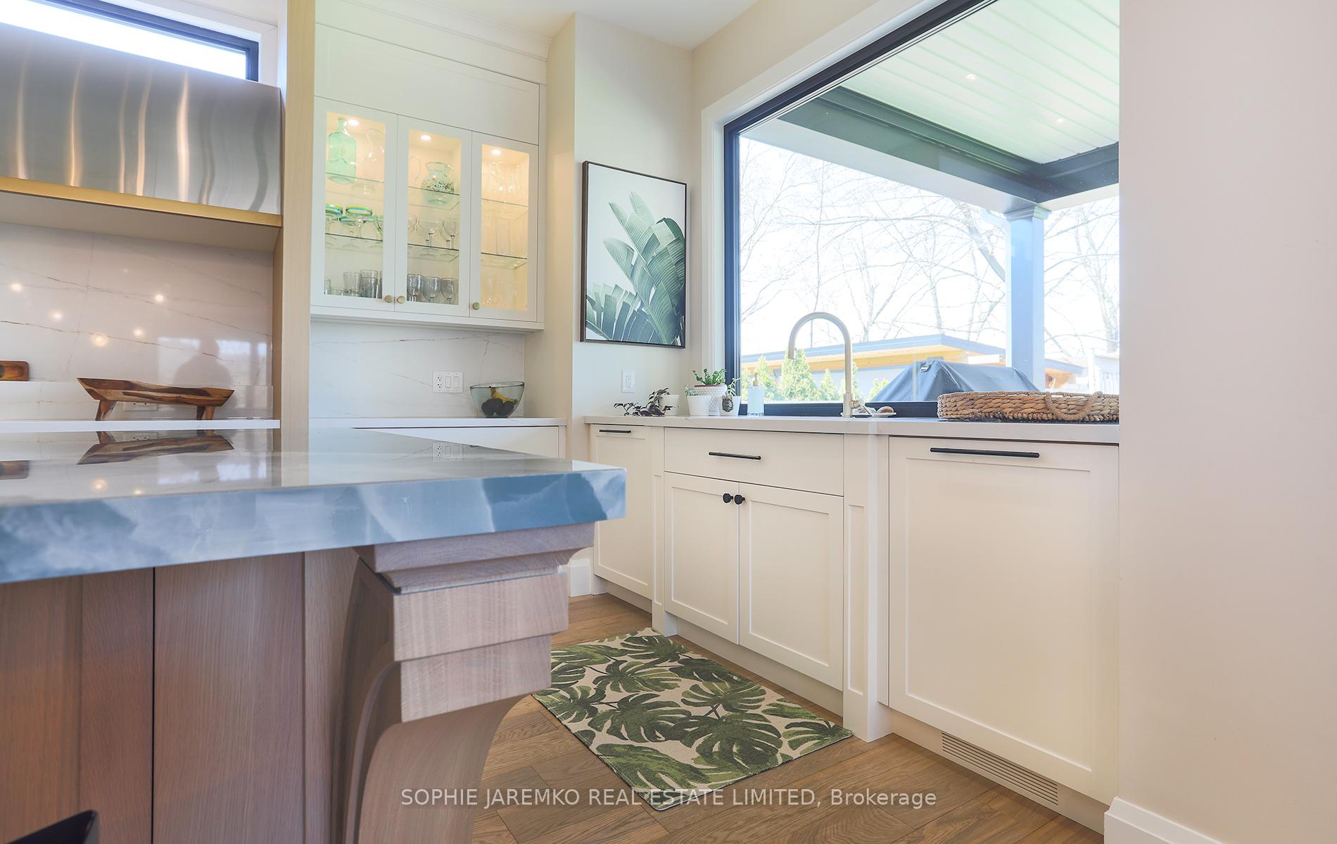 Photo 10 of 939 Melton Drive, Mississauga, Lakeview — HOMEH