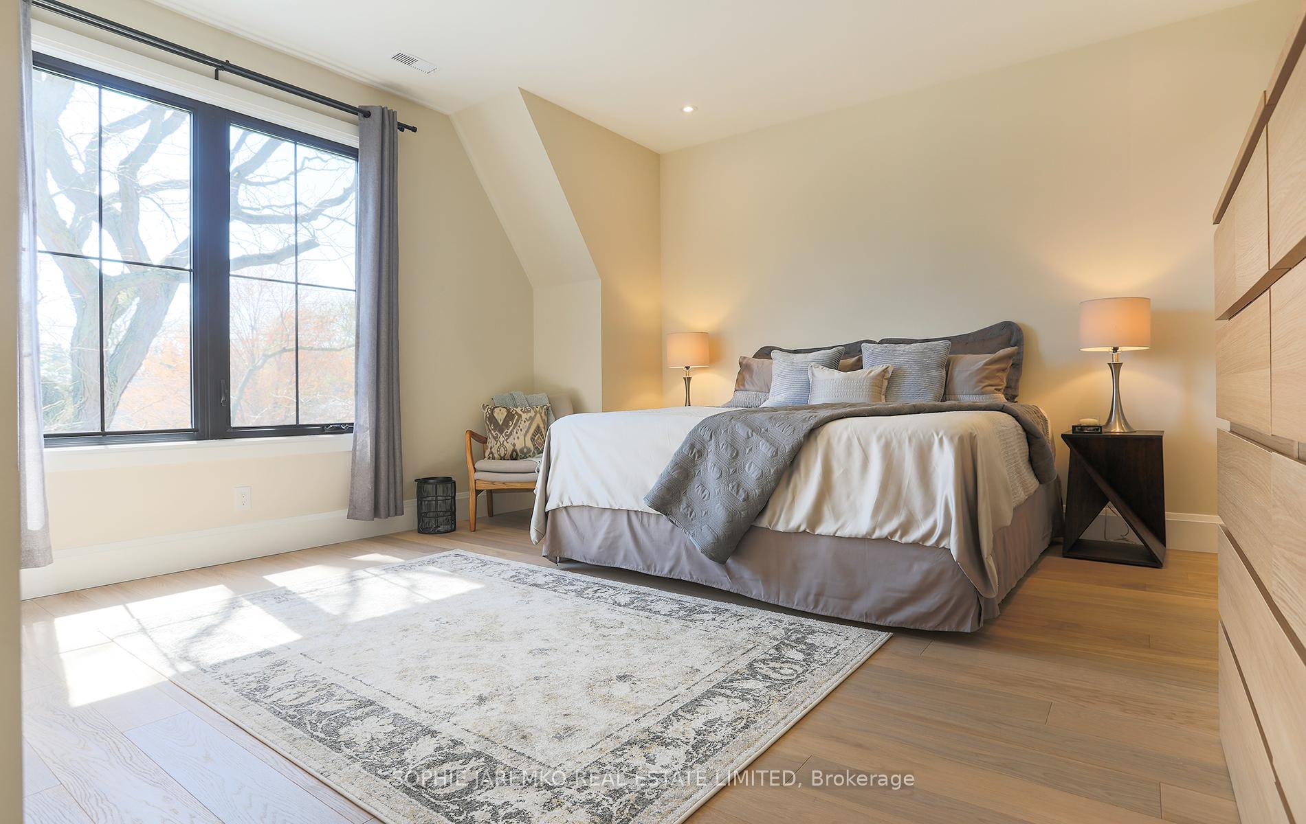Photo 32 of 939 Melton Drive, Mississauga, Lakeview — HOMEH