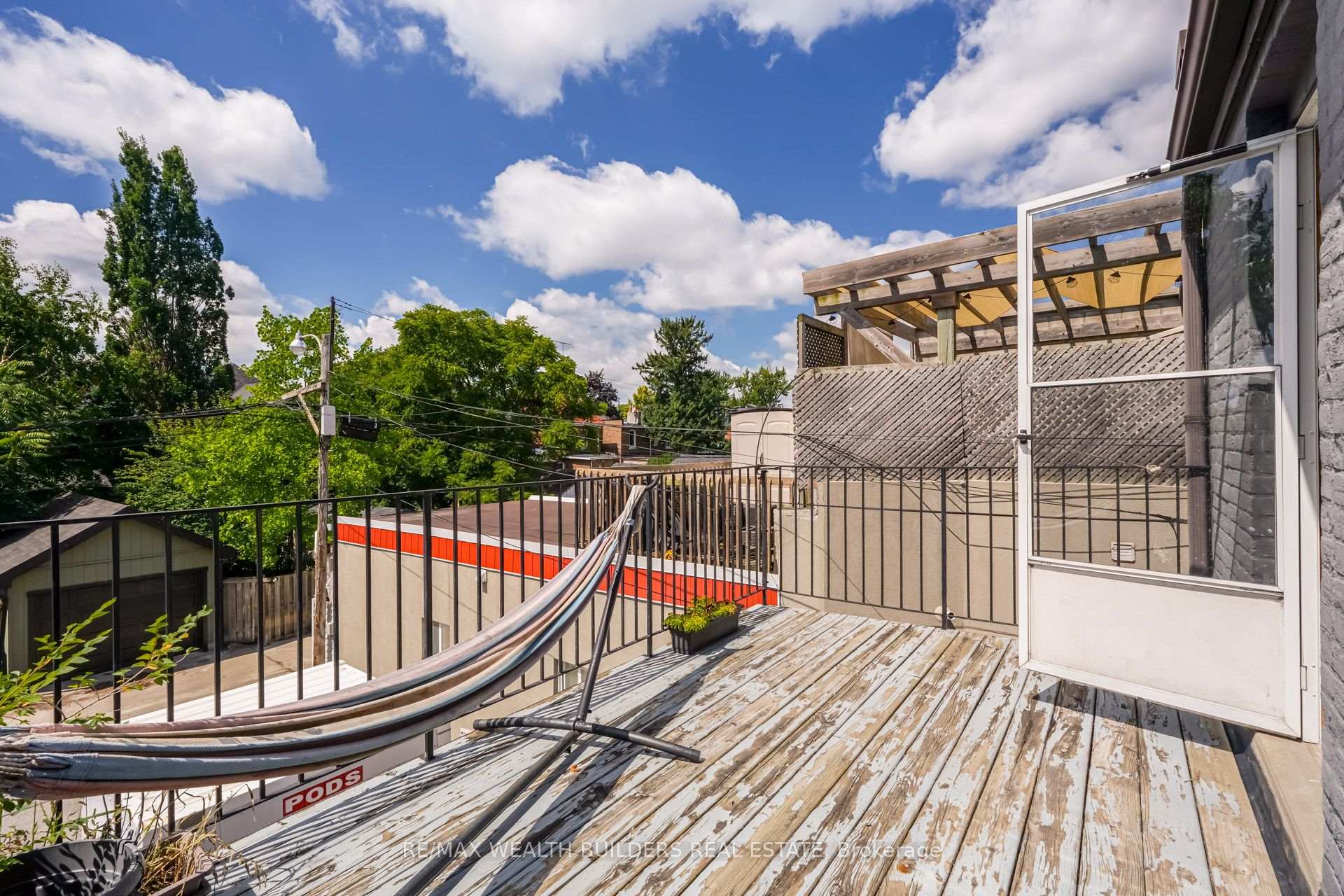 Photo 16 of Unit Upper Unit 2, 2443 dundas Street W, Toronto, High Park North — HOMEH
