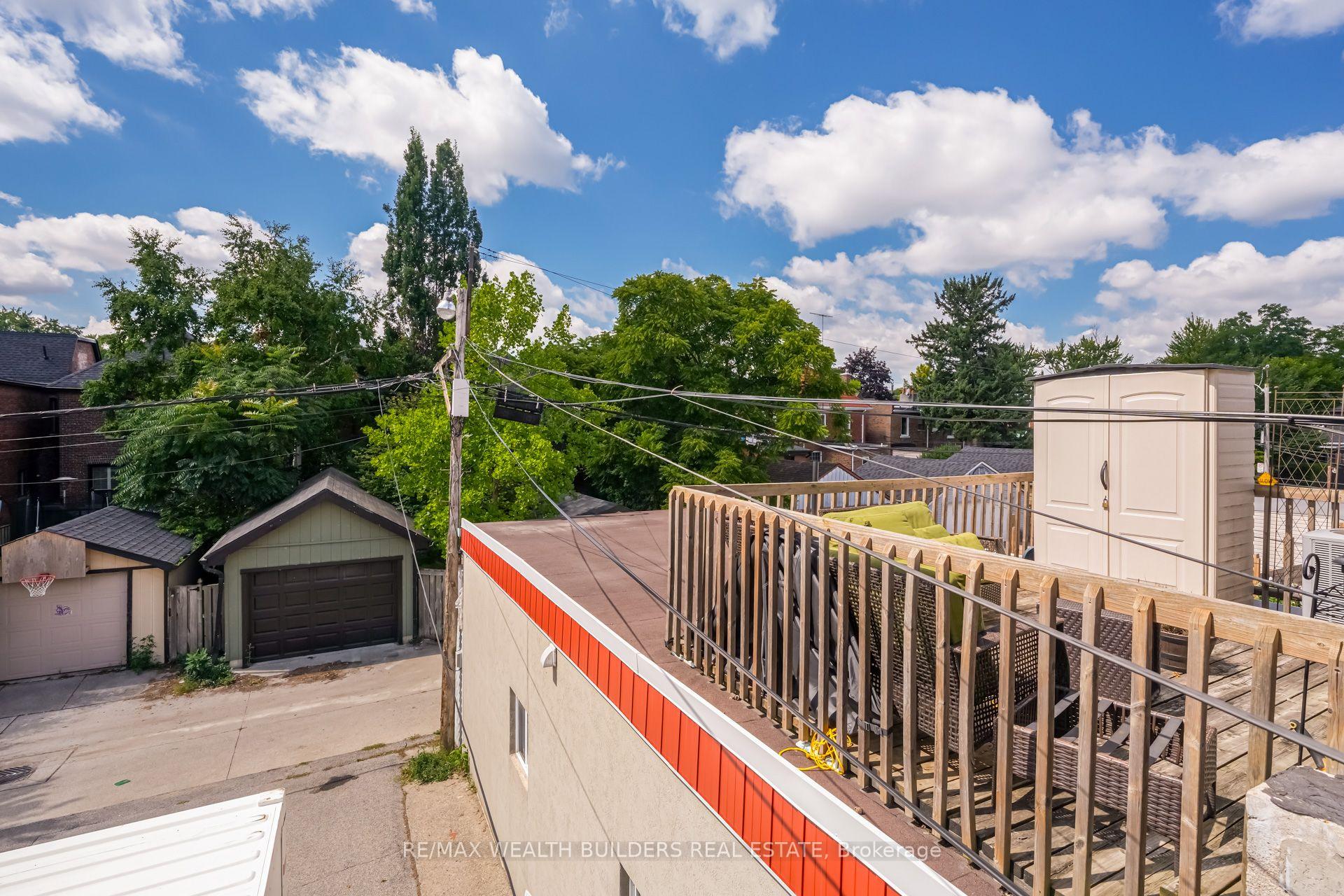 Photo 20 of Unit Upper Unit 2, 2443 dundas Street W, Toronto, High Park North — HOMEH