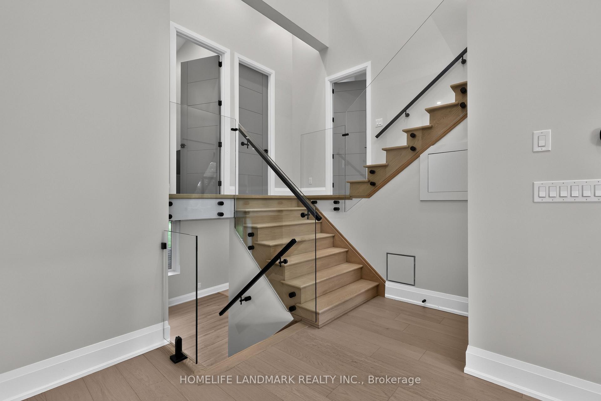 Photo 13 of 6423 Dunray Crescent, Mississauga, Streetsville — HOMEH