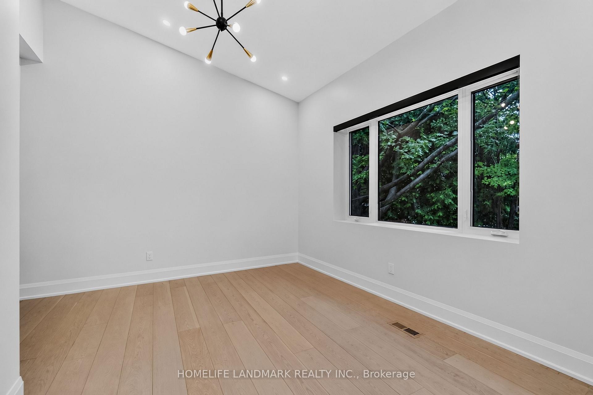 Photo 25 of 6423 Dunray Crescent, Mississauga, Streetsville — HOMEH