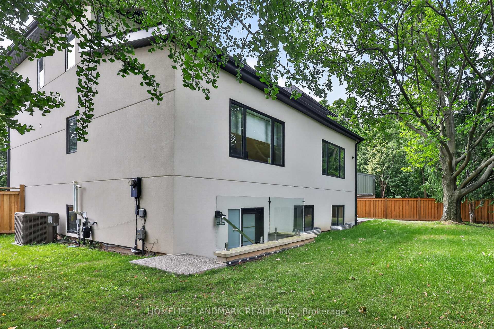 Photo 35 of 6423 Dunray Crescent, Mississauga, Streetsville — HOMEH