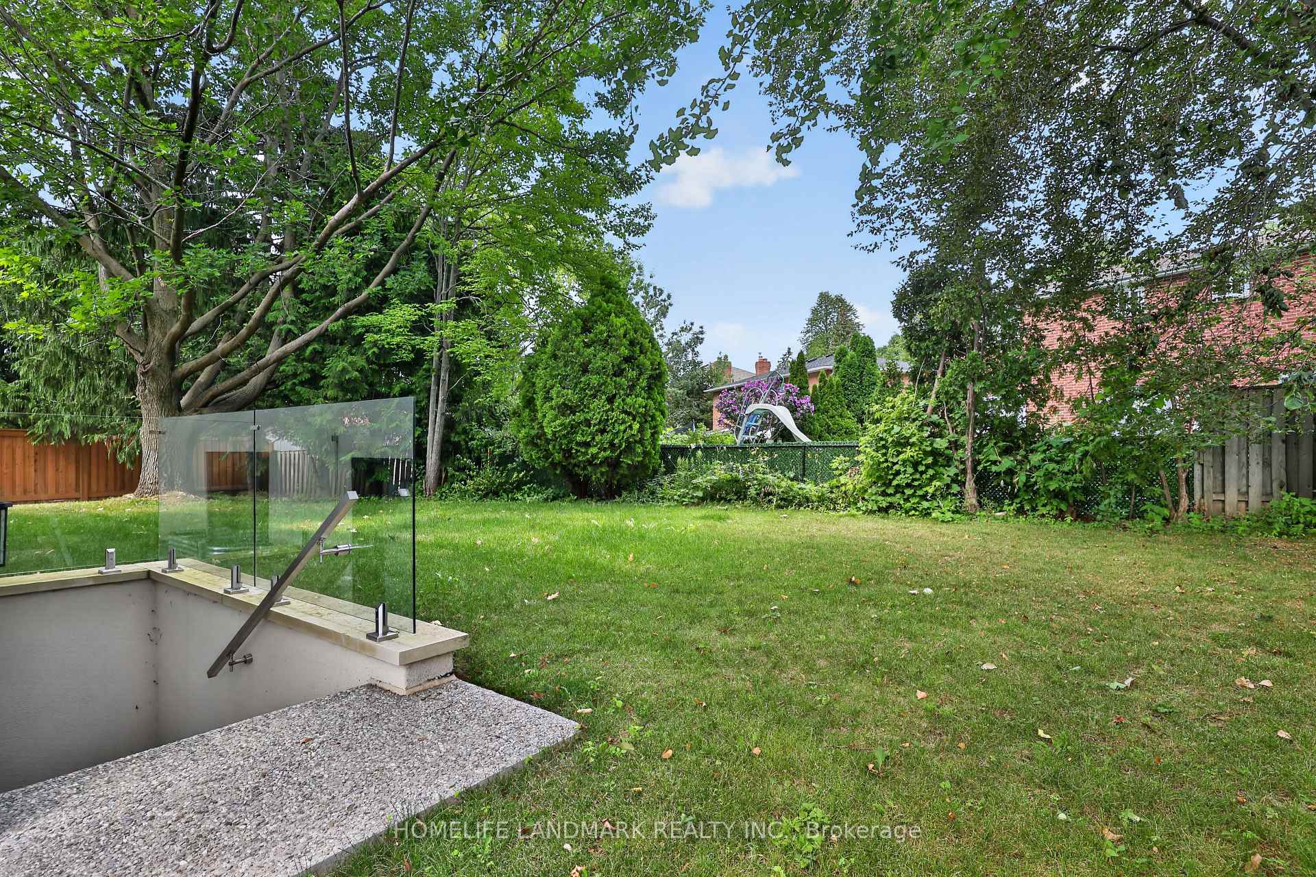 Photo 37 of 6423 Dunray Crescent, Mississauga, Streetsville — HOMEH
