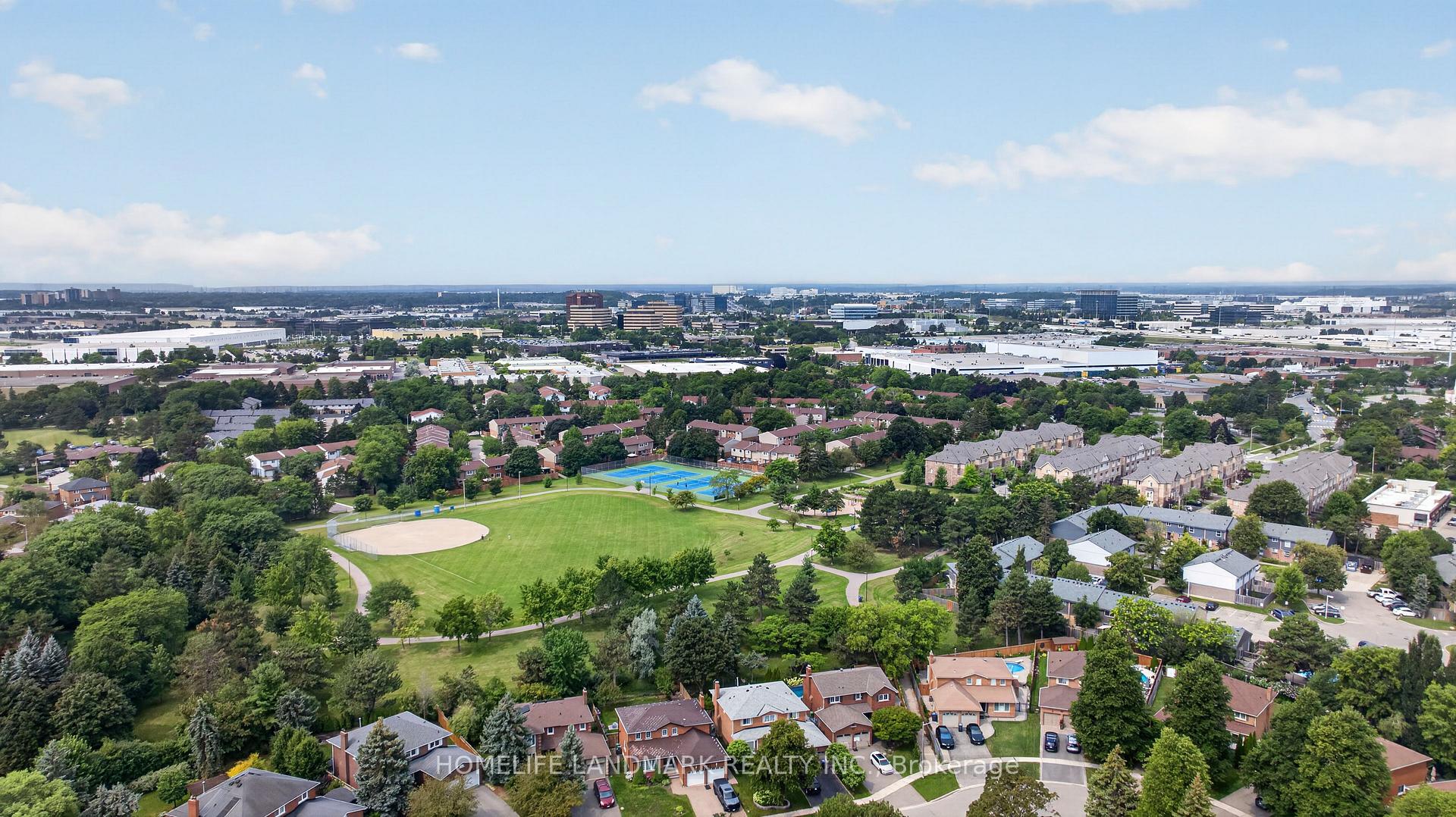 Photo 38 of 6423 Dunray Crescent, Mississauga, Streetsville — HOMEH