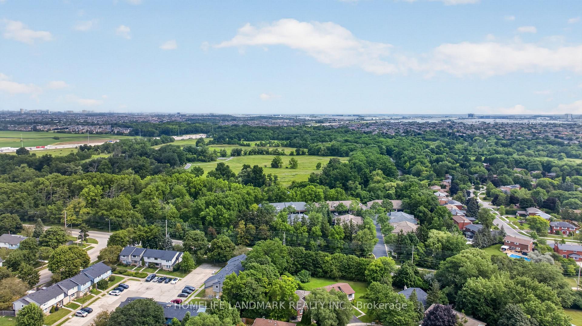 Photo 41 of 6423 Dunray Crescent, Mississauga, Streetsville — HOMEH