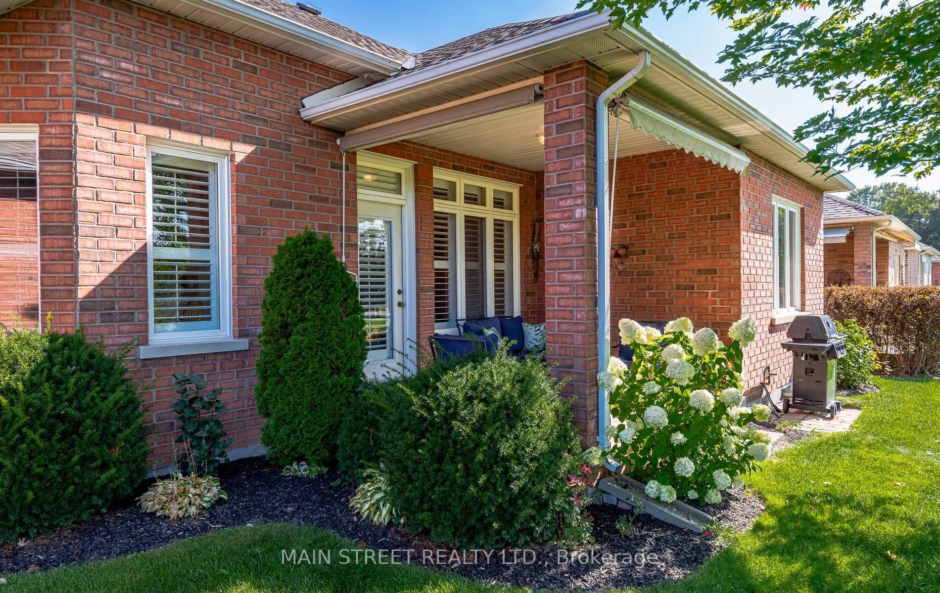 Photo 4 of 54 Couples Gallery, Whitchurch-Stouffville, Ballantrae — HOMEH