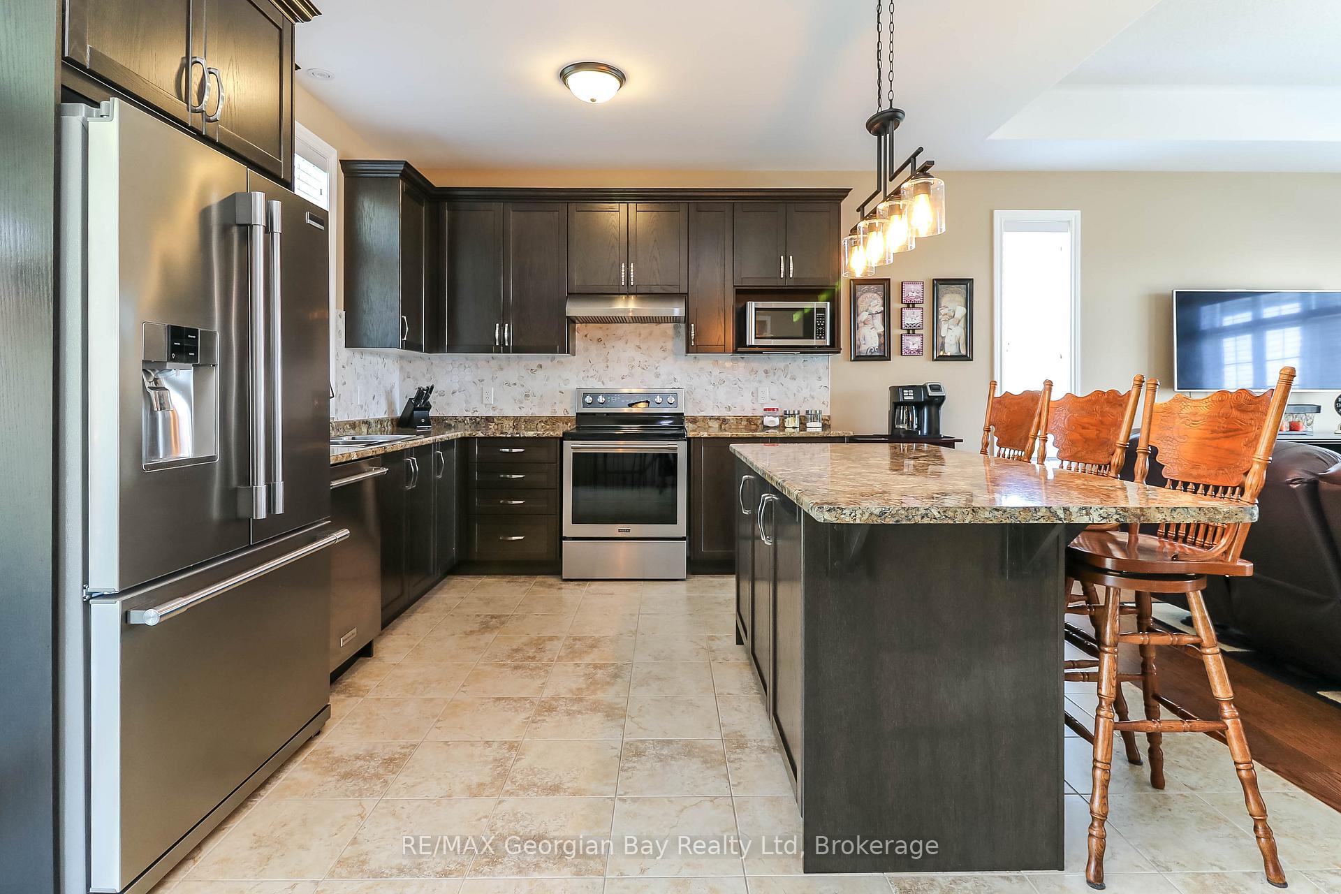 Photo 9 of 936 Jordeli Lane, Midland — HOMEH