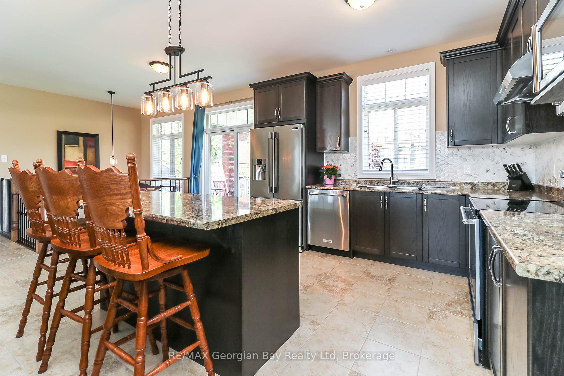 Photo 10 of 936 Jordeli Lane, Midland — HOMEH