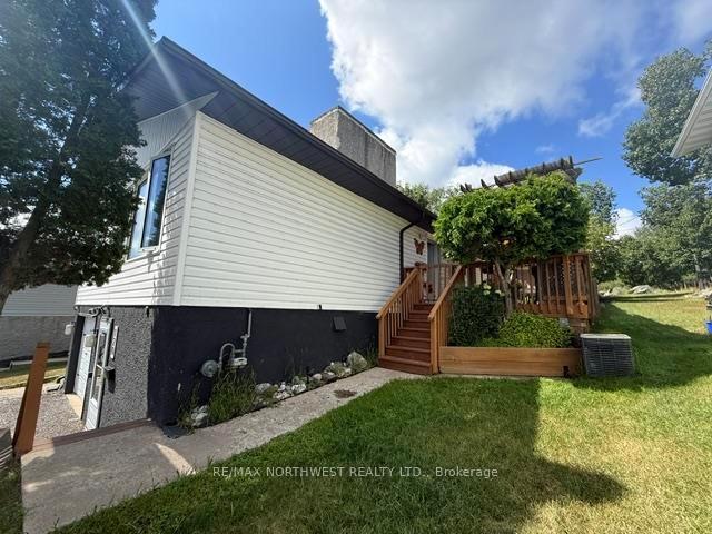Photo 3 of 120 Minto Cres, Kenora, Amethyst — HOMEH