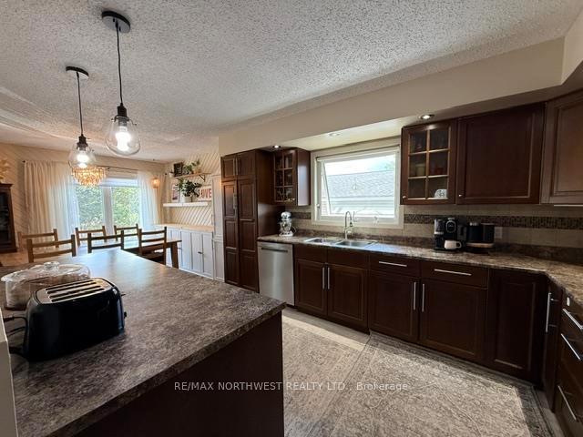 Photo 5 of 120 Minto Cres, Kenora, Amethyst — HOMEH