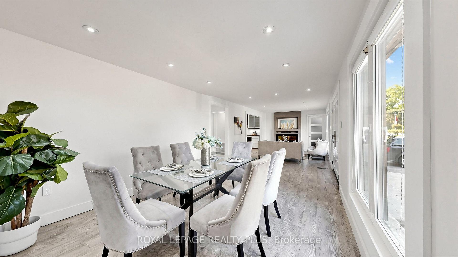 Photo 3 of 285 Bronte Road, Oakville, Bronte — HOMEH