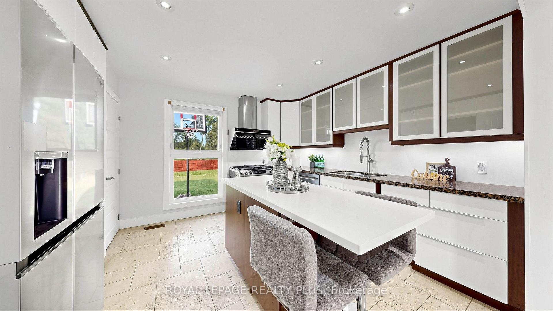 Photo 5 of 285 Bronte Road, Oakville, Bronte — HOMEH