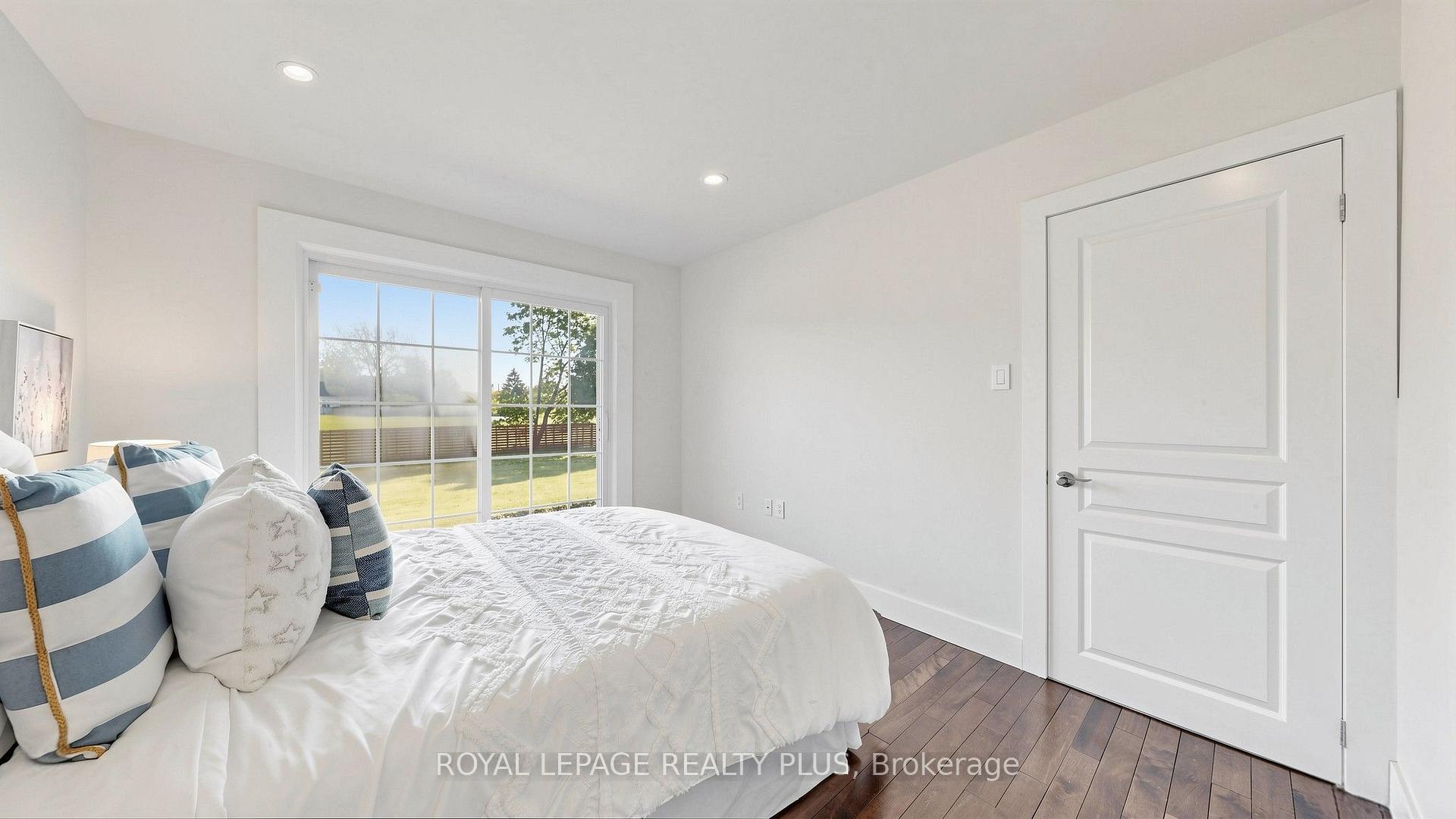 Photo 8 of 285 Bronte Road, Oakville, Bronte — HOMEH