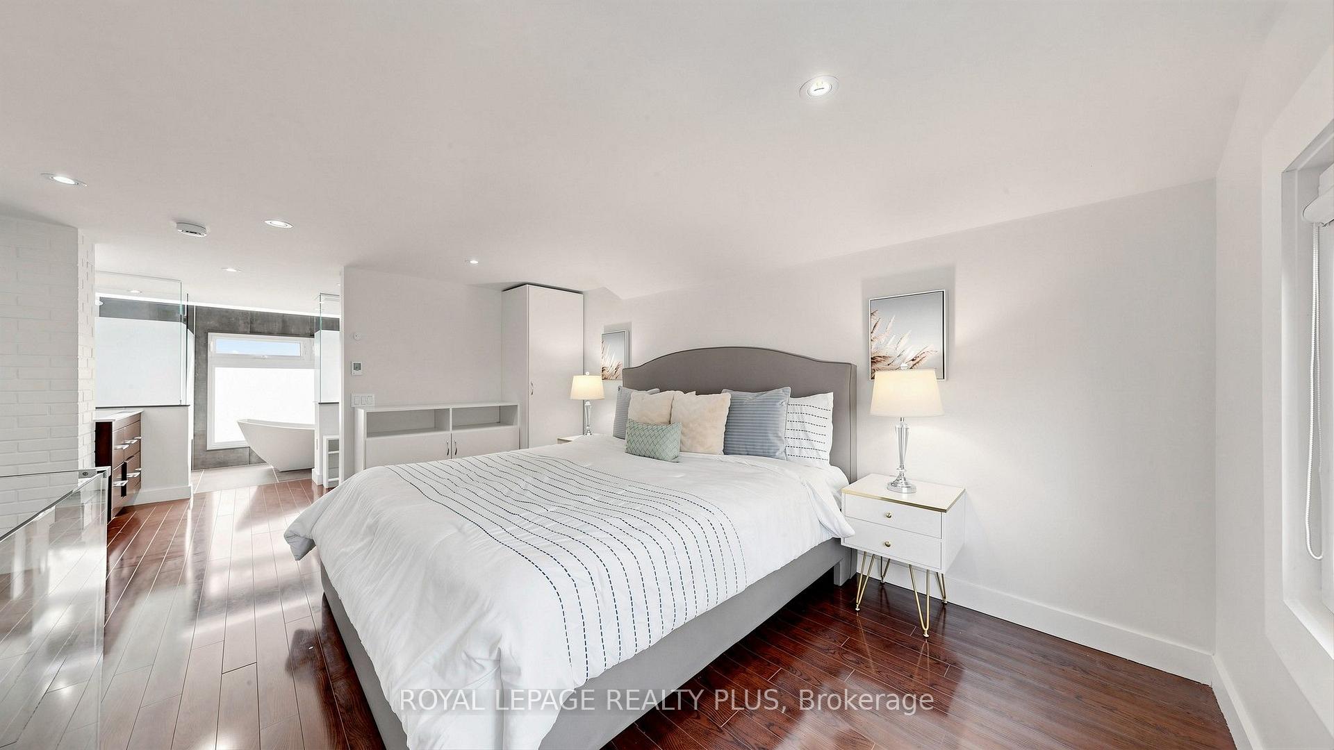 Photo 11 of 285 Bronte Road, Oakville, Bronte — HOMEH