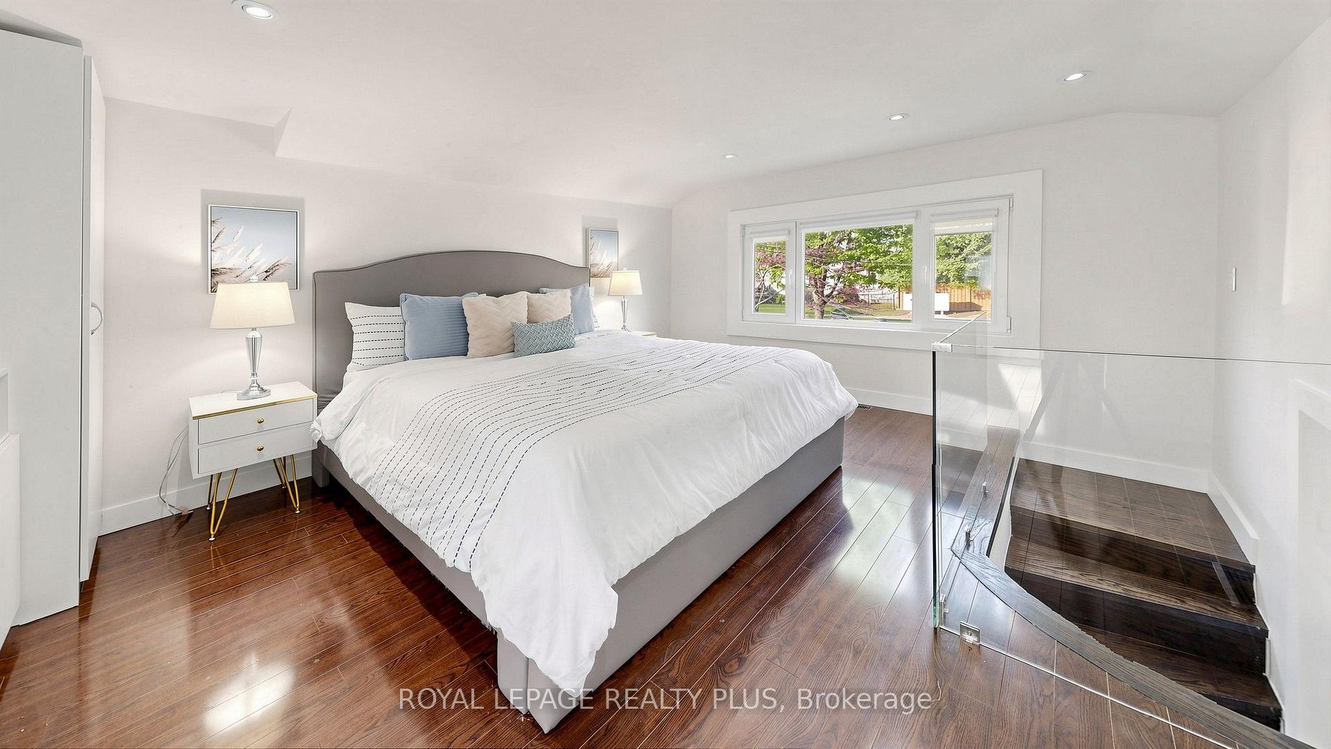 Photo 10 of 285 Bronte Road, Oakville, Bronte — HOMEH