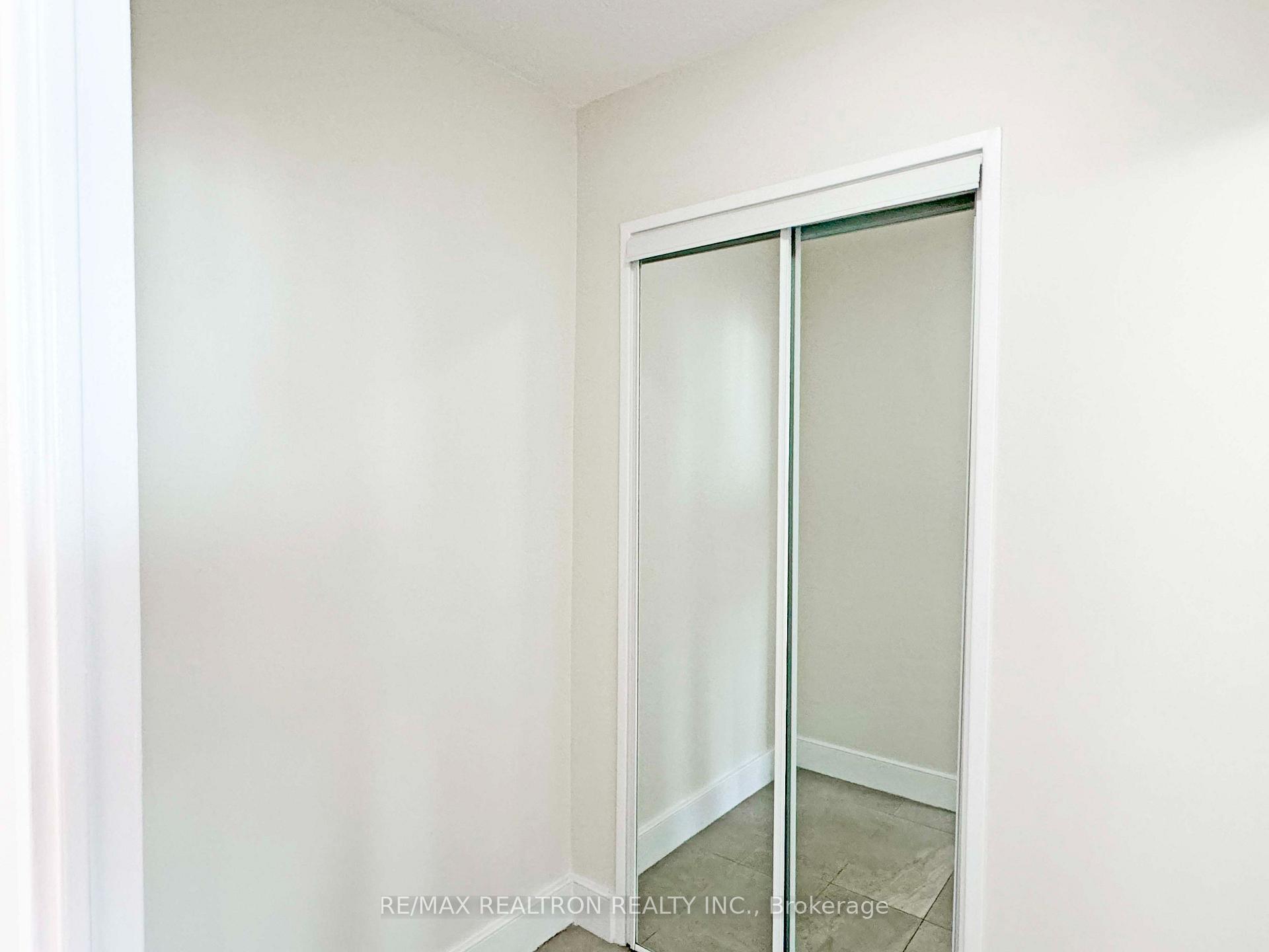 Photo 17 of Unit 2402, 666 Spadina Avenue, Toronto, University — HOMEH