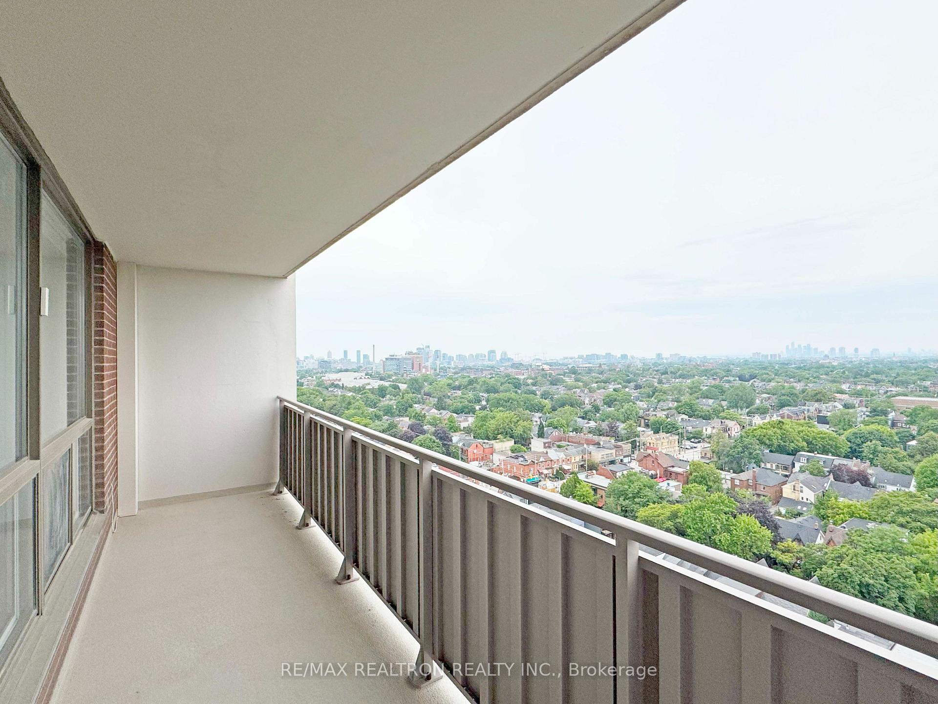 Photo 21 of Unit 2402, 666 Spadina Avenue, Toronto, University — HOMEH